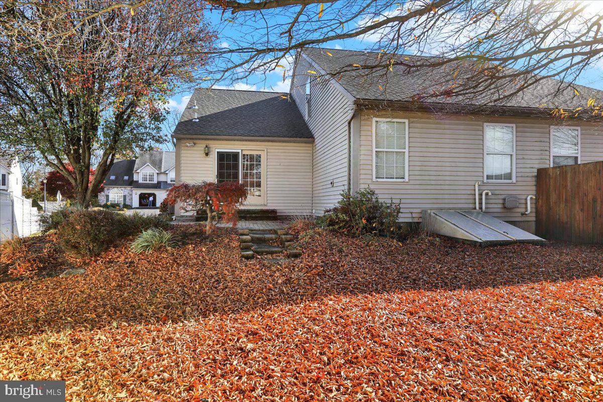 COLUMBIA COURT - Residential