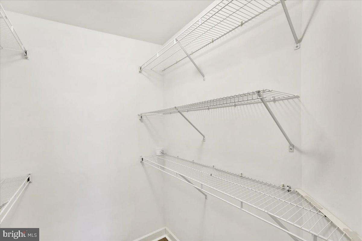 COLUMBIA COURT - Residential