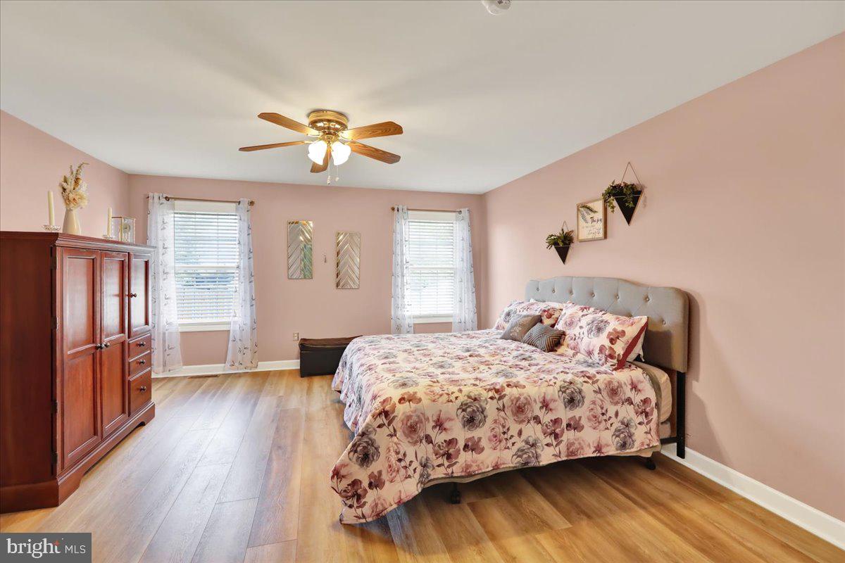 COLUMBIA COURT - Residential