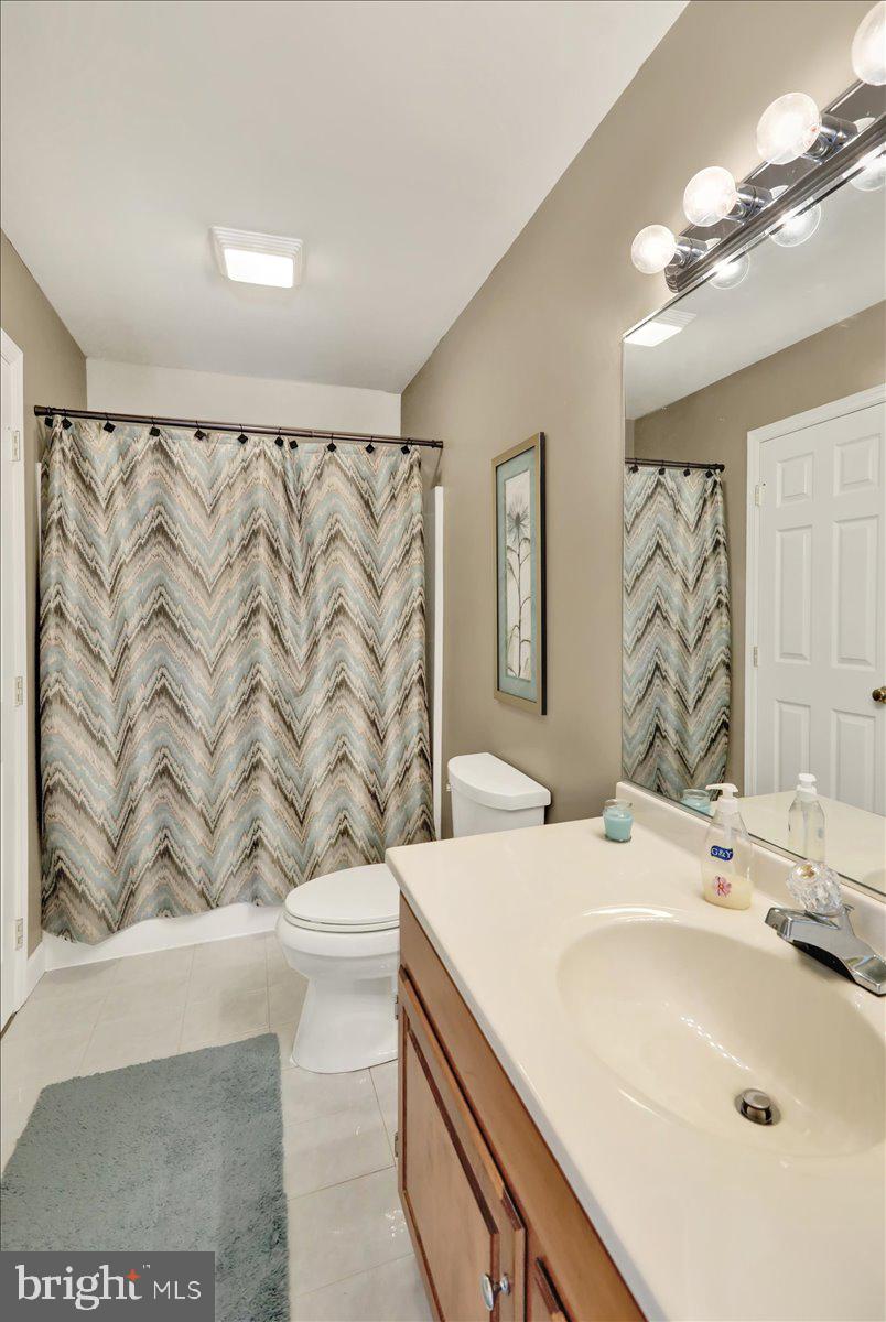 COLUMBIA COURT - Residential