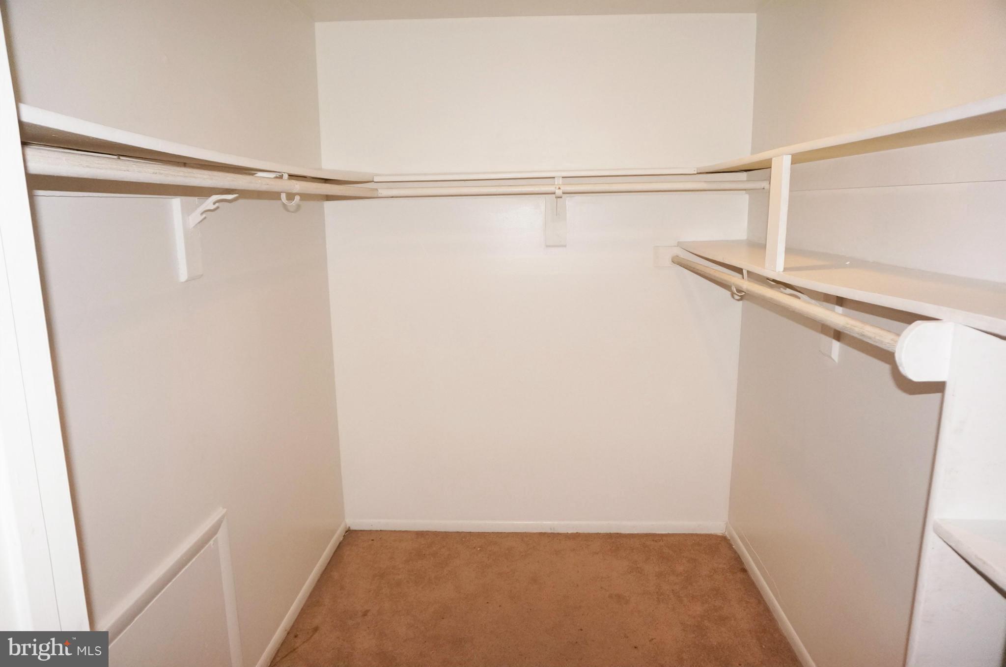 FARMINGDALE - Residential