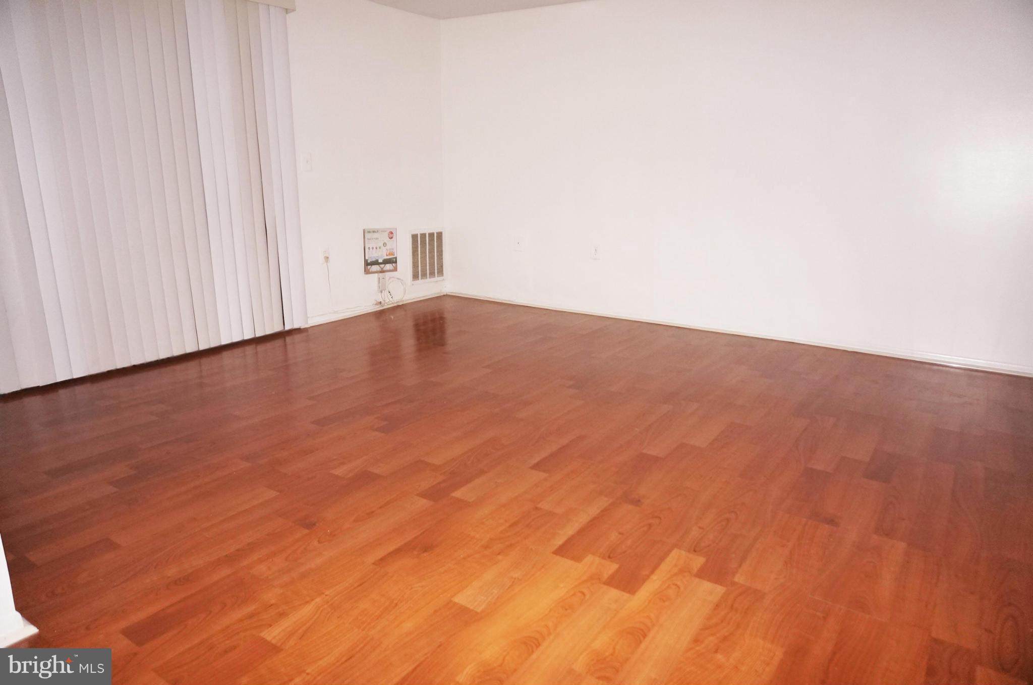 FARMINGDALE - Residential