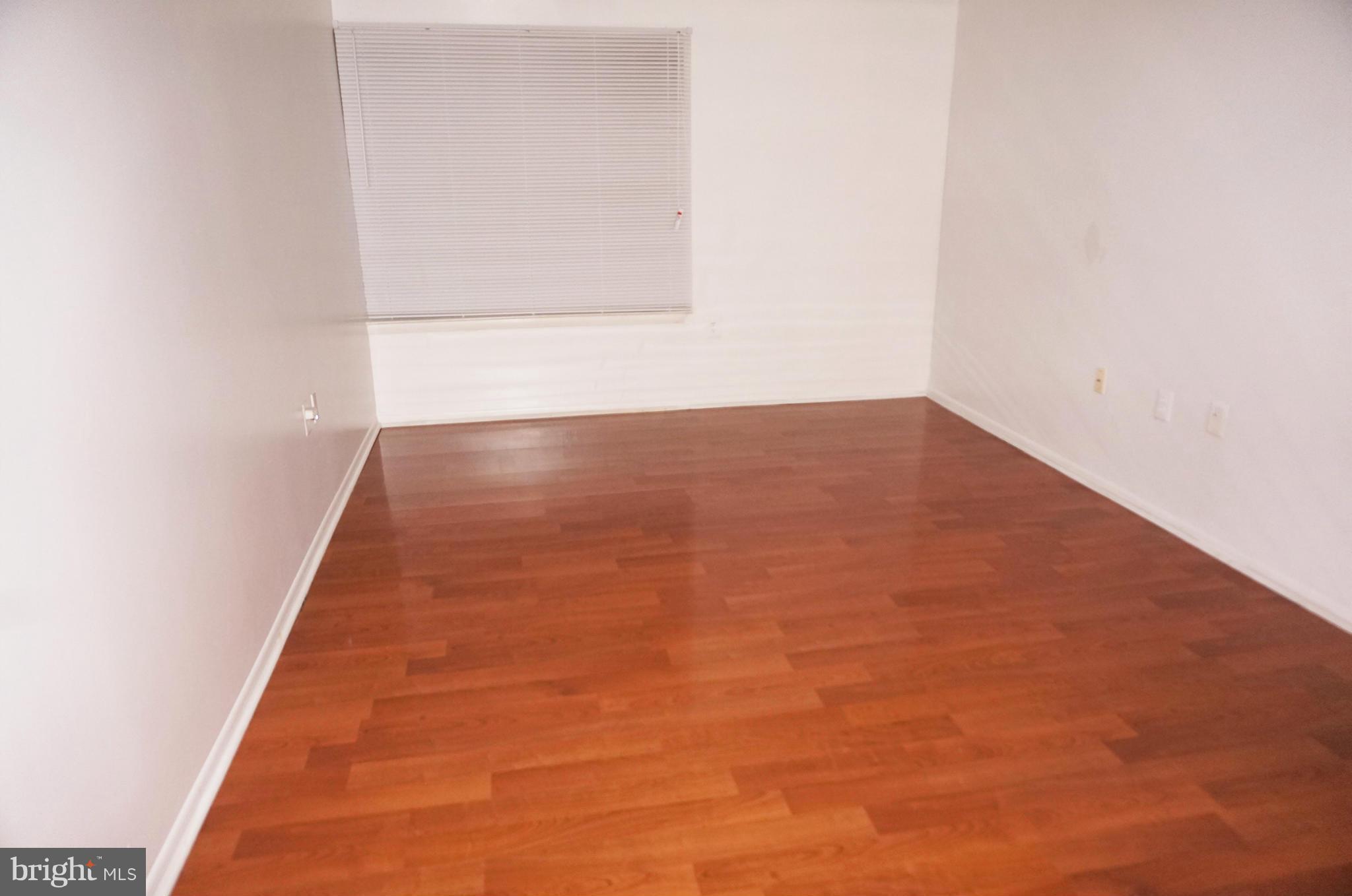 FARMINGDALE - Residential