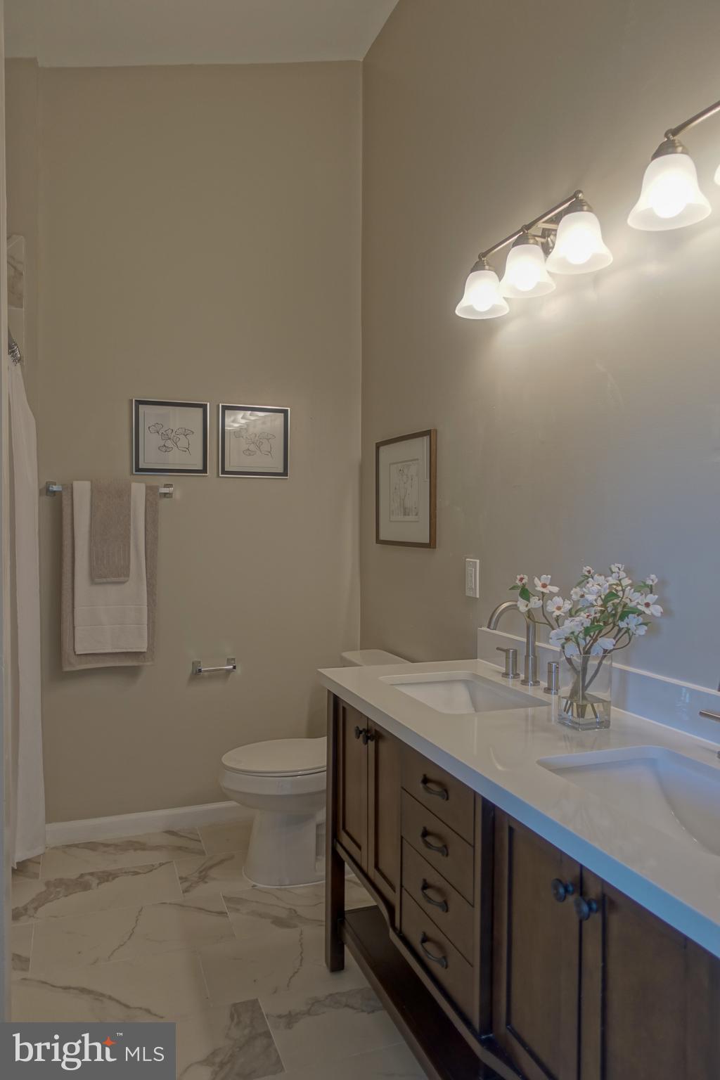 ASHBURN FARM - Residential