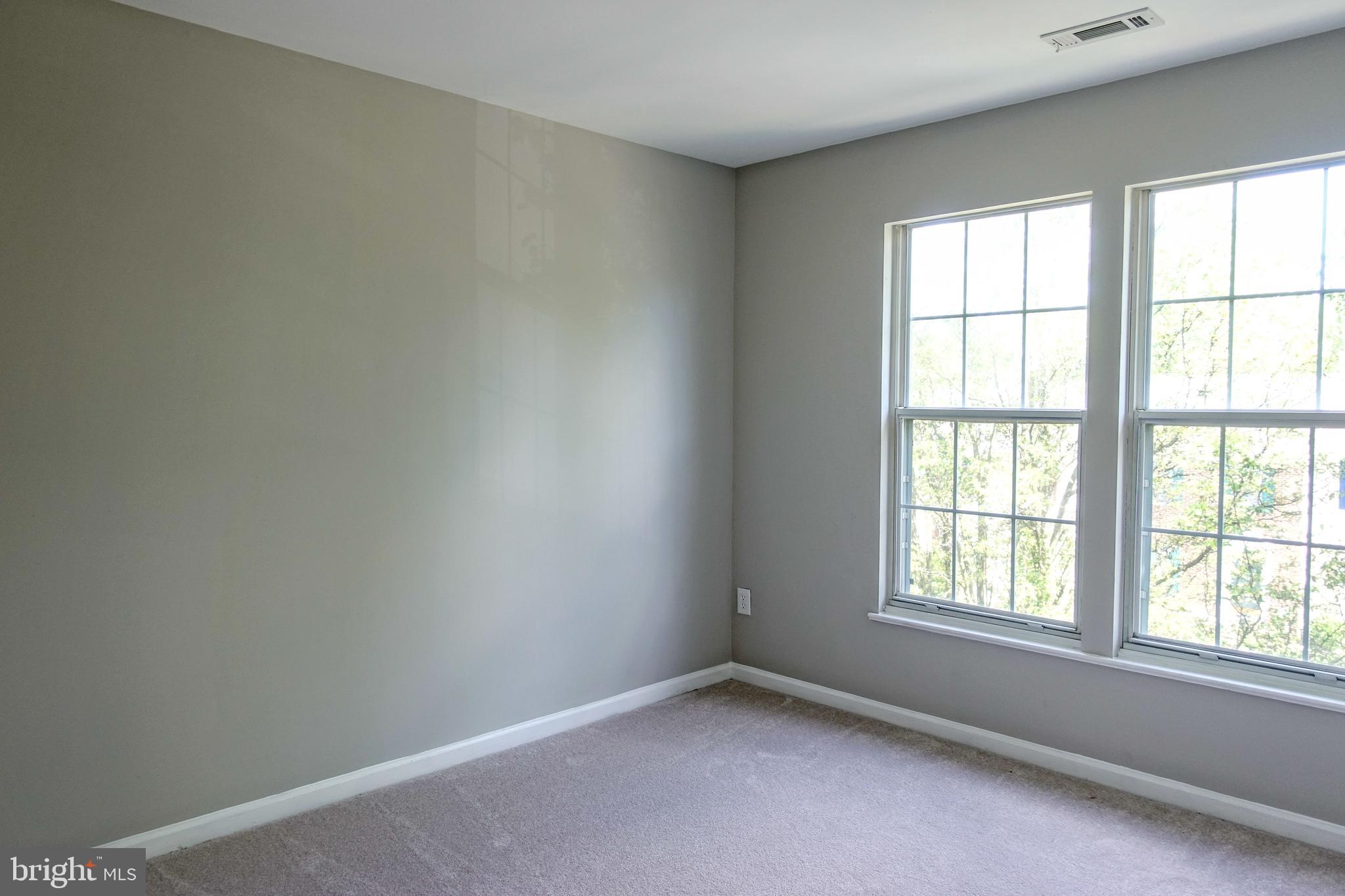 ASHBURN FARM - Residential