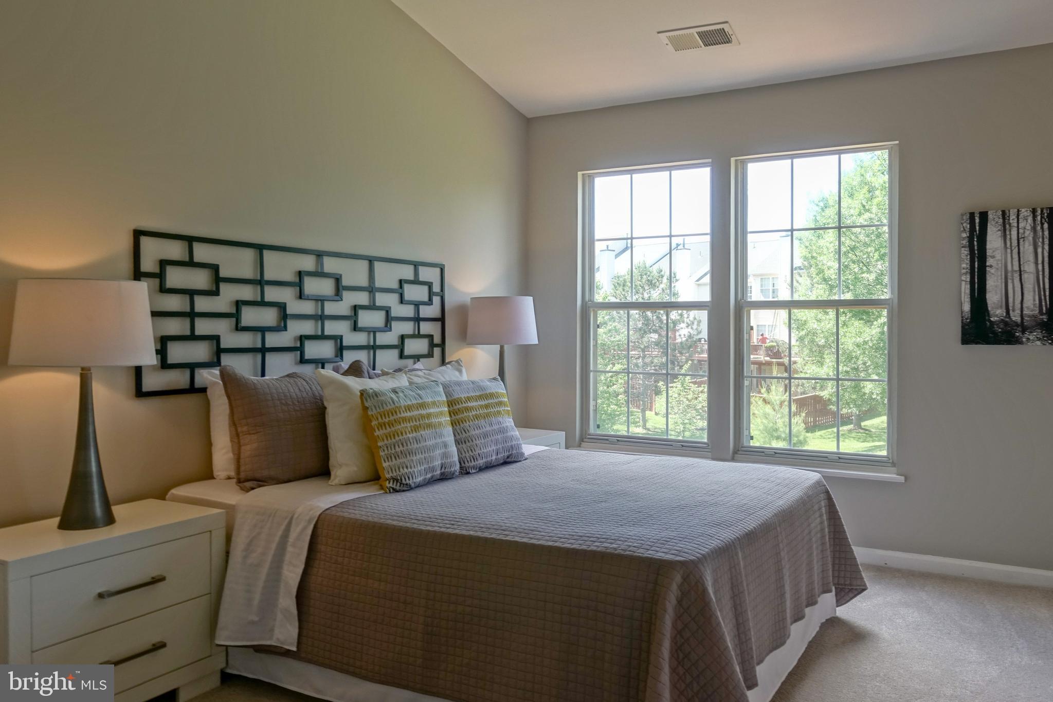 ASHBURN FARM - Residential