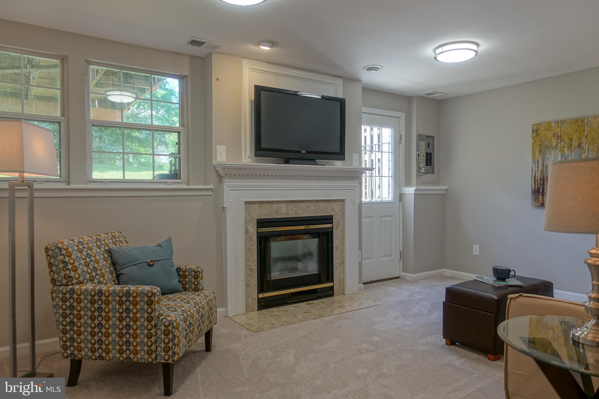 ASHBURN FARM - Residential