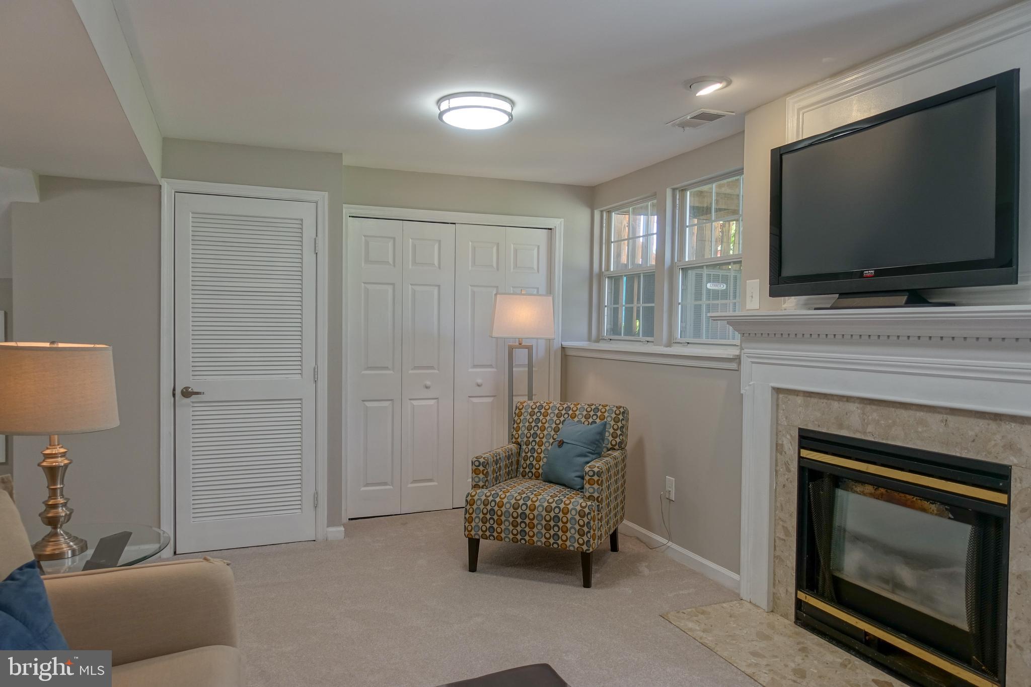 ASHBURN FARM - Residential