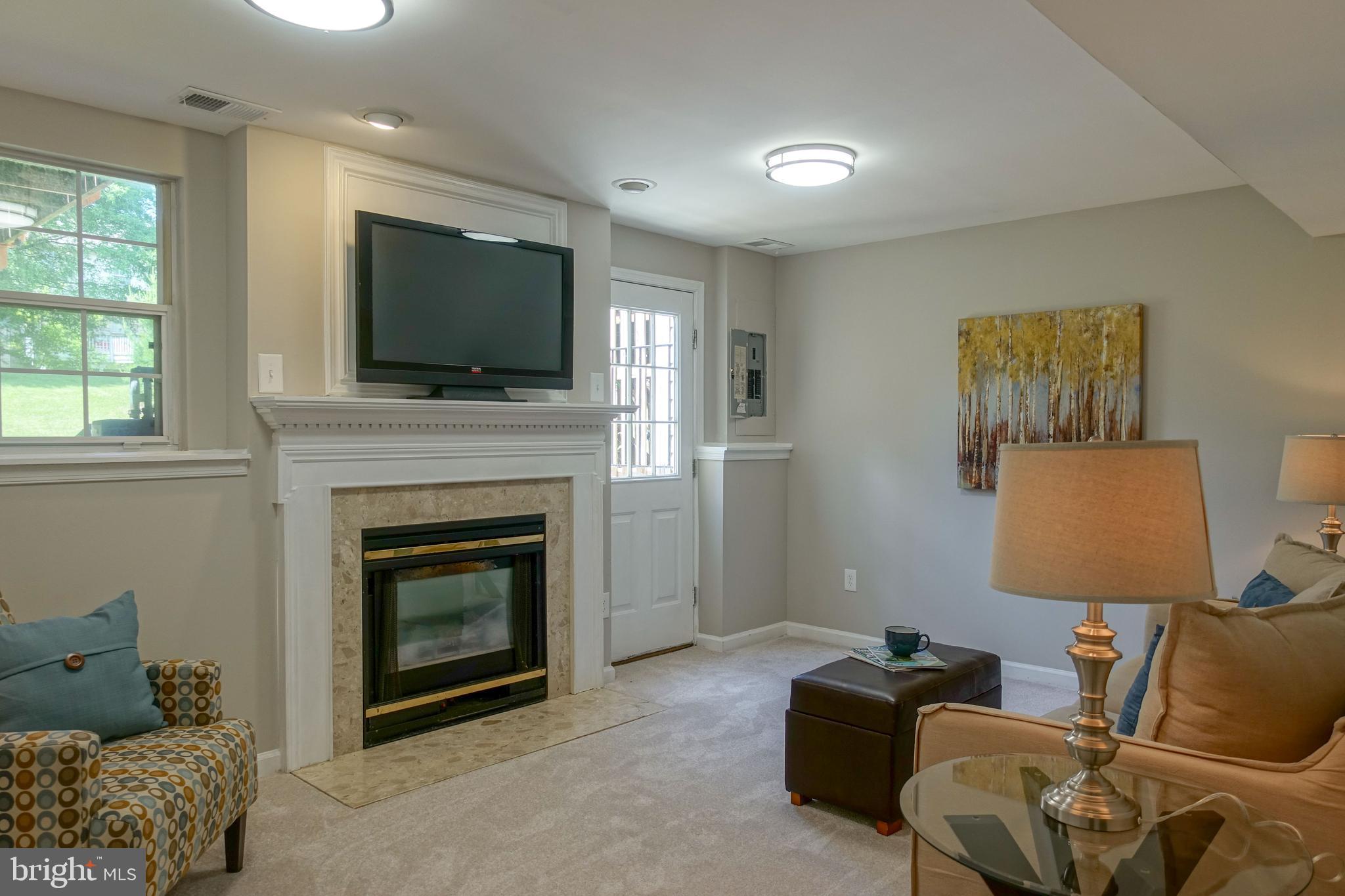 ASHBURN FARM - Residential