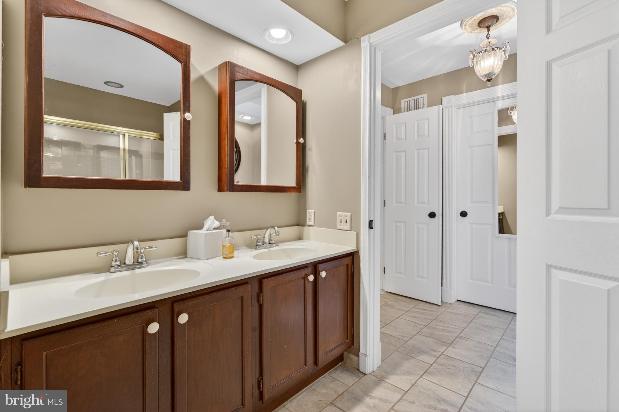 VALLEY MEDE - Residential