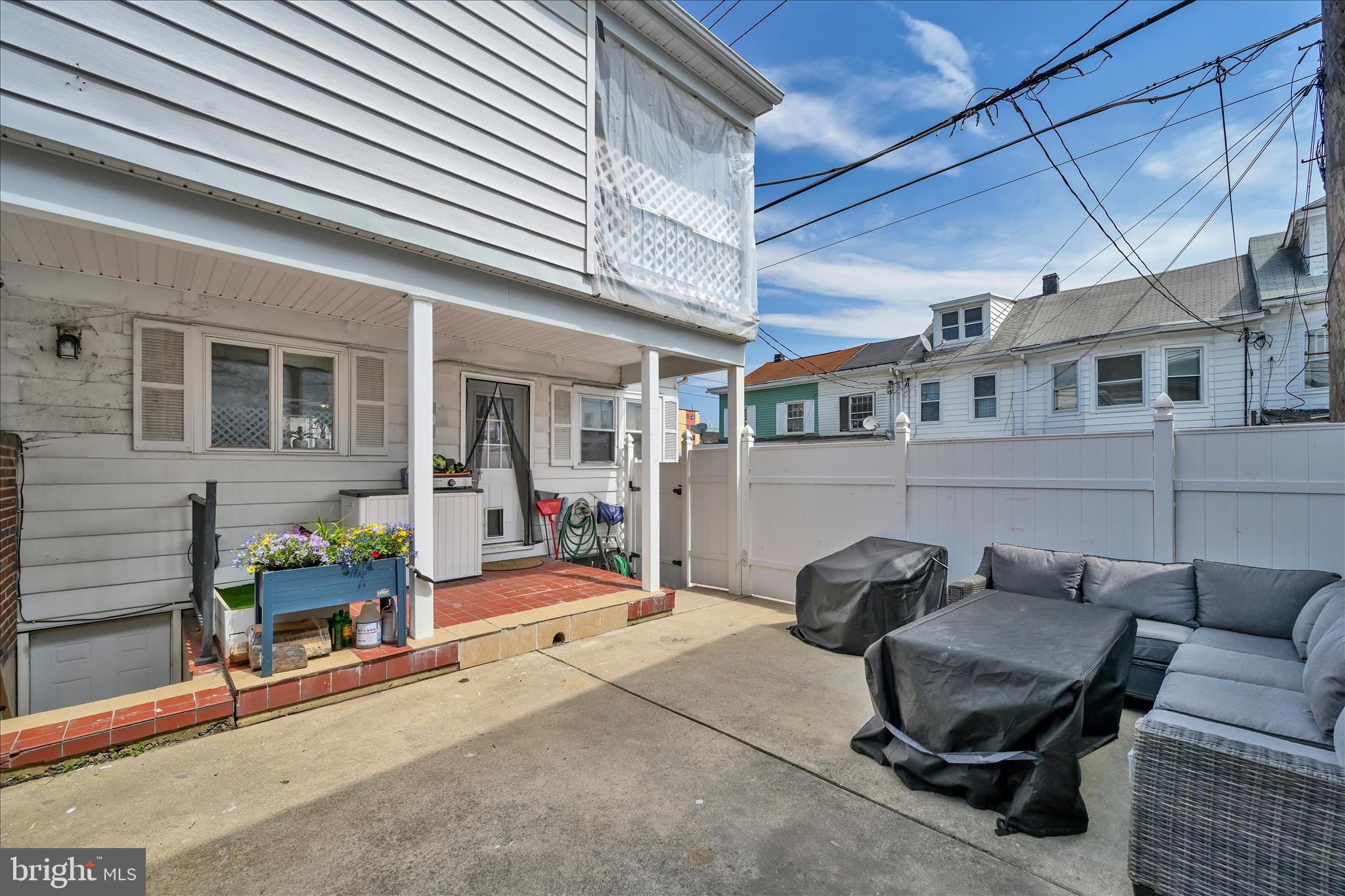 100 W CHERRY STREET