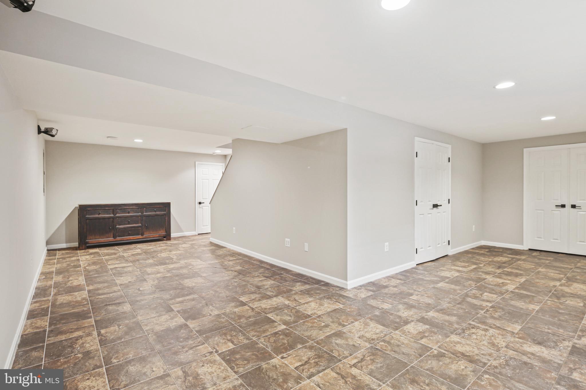 MONTICELLO - Residential