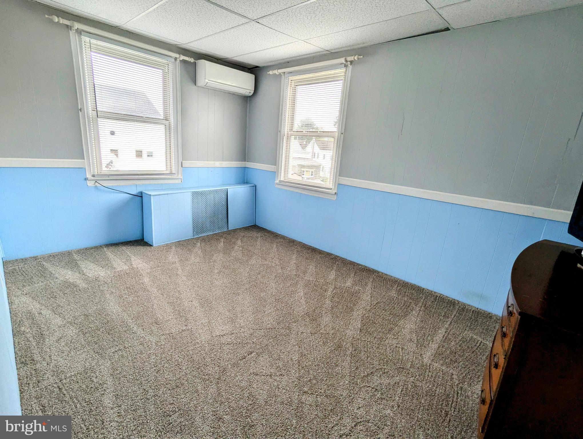 NEWTOWN - Residential