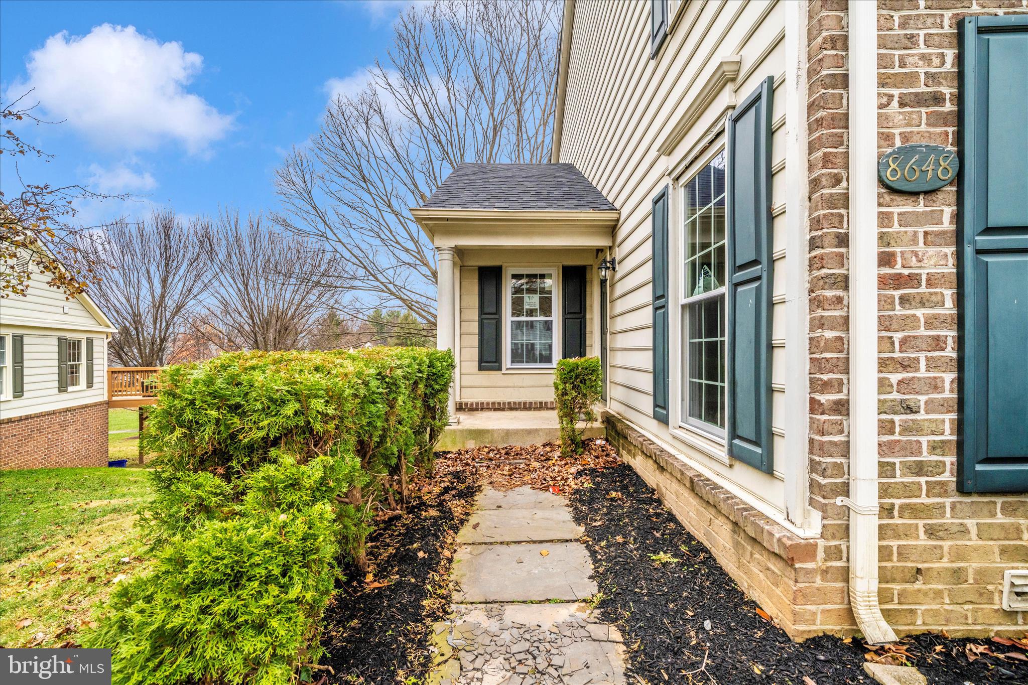 HOLLY POINTE - Residential