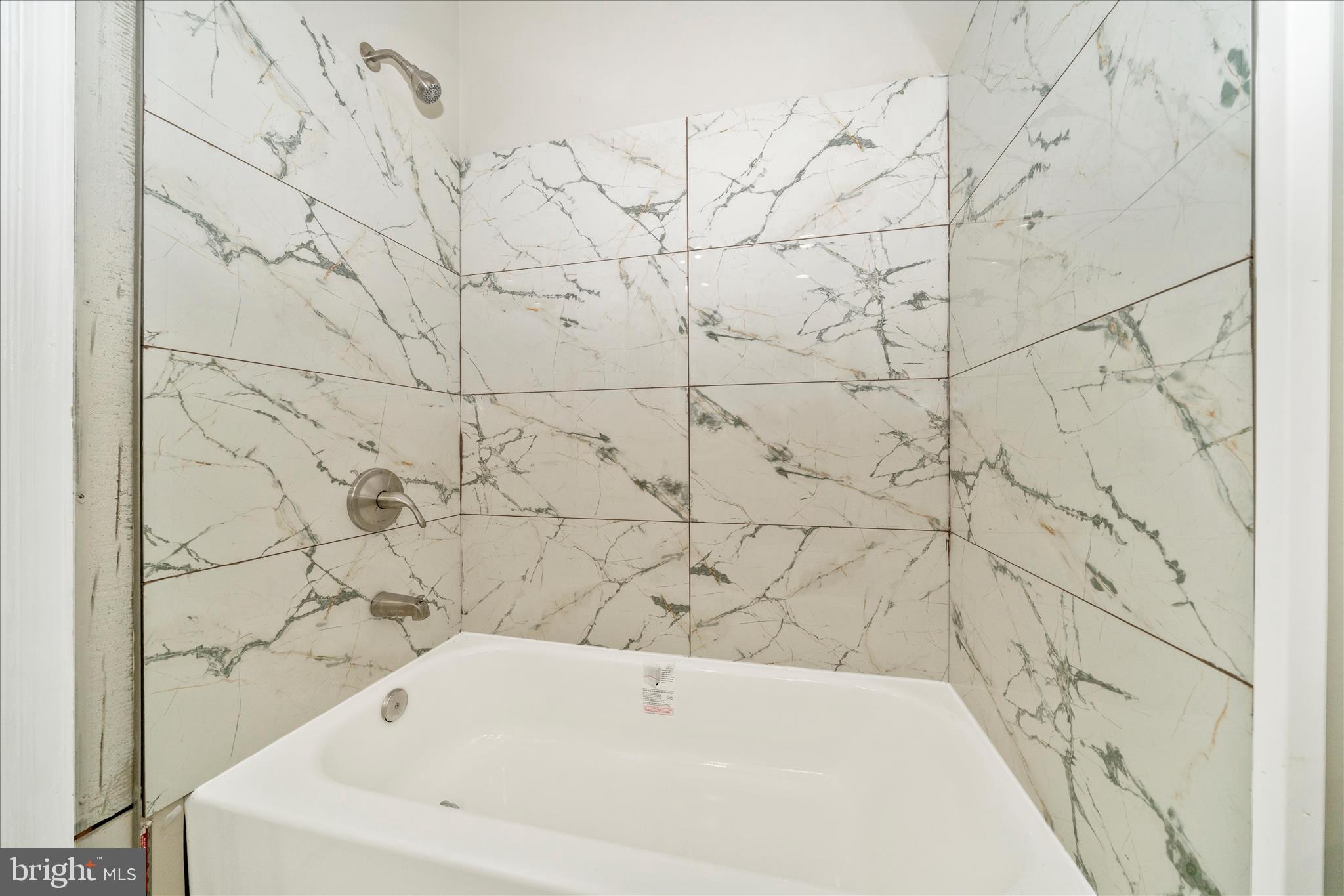 HOLLY POINTE - Residential