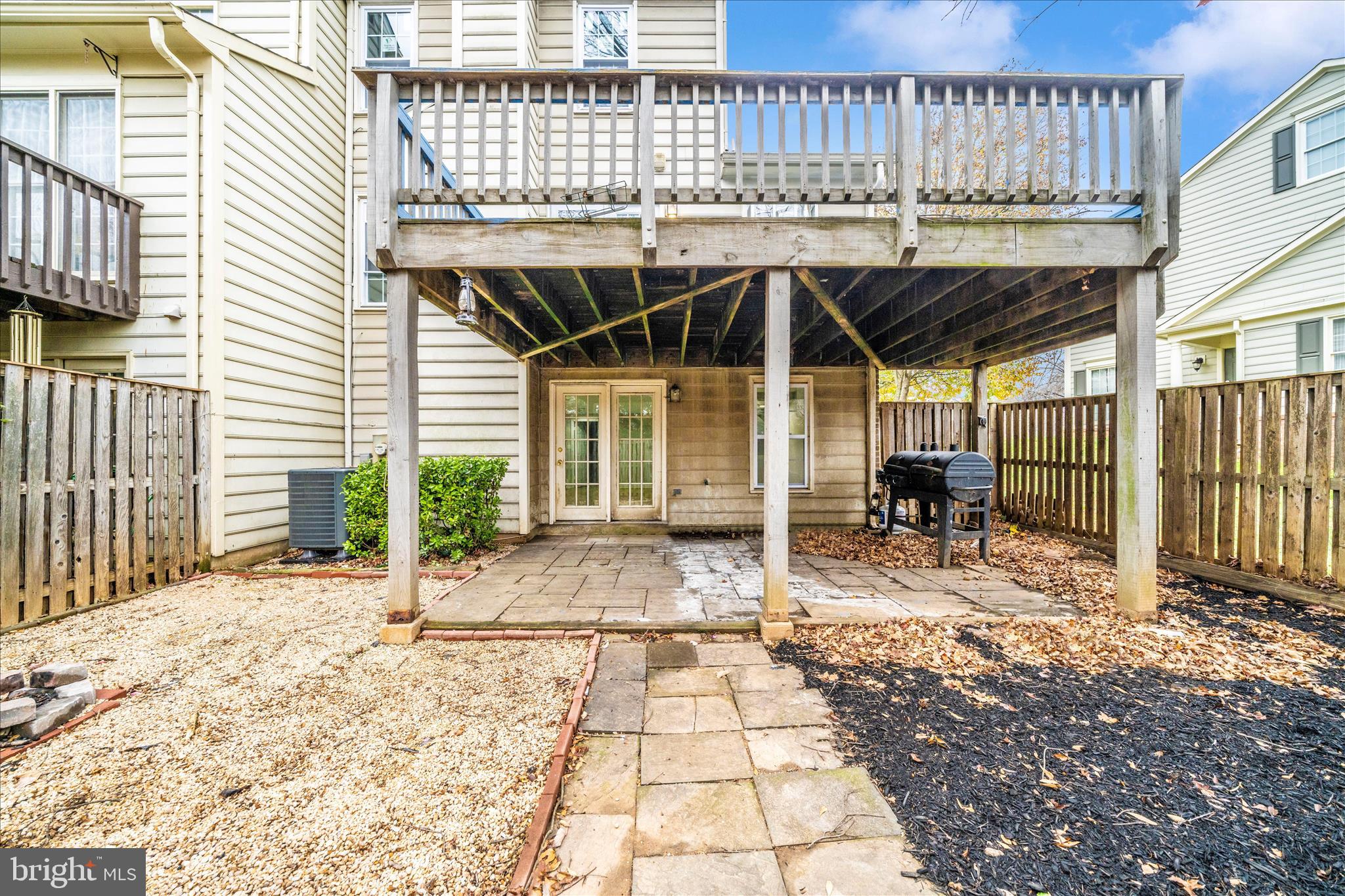 HOLLY POINTE - Residential