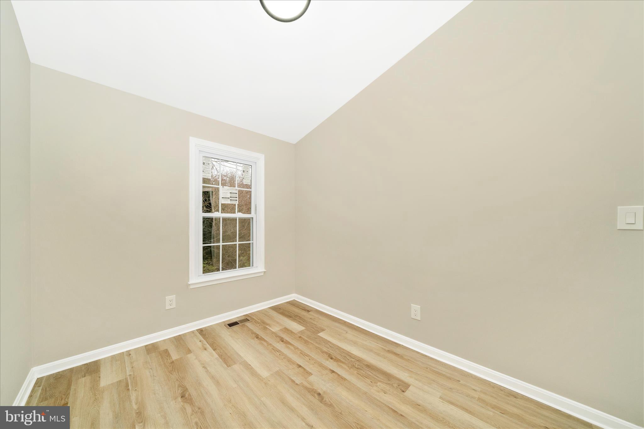 HOLLY POINTE - Residential