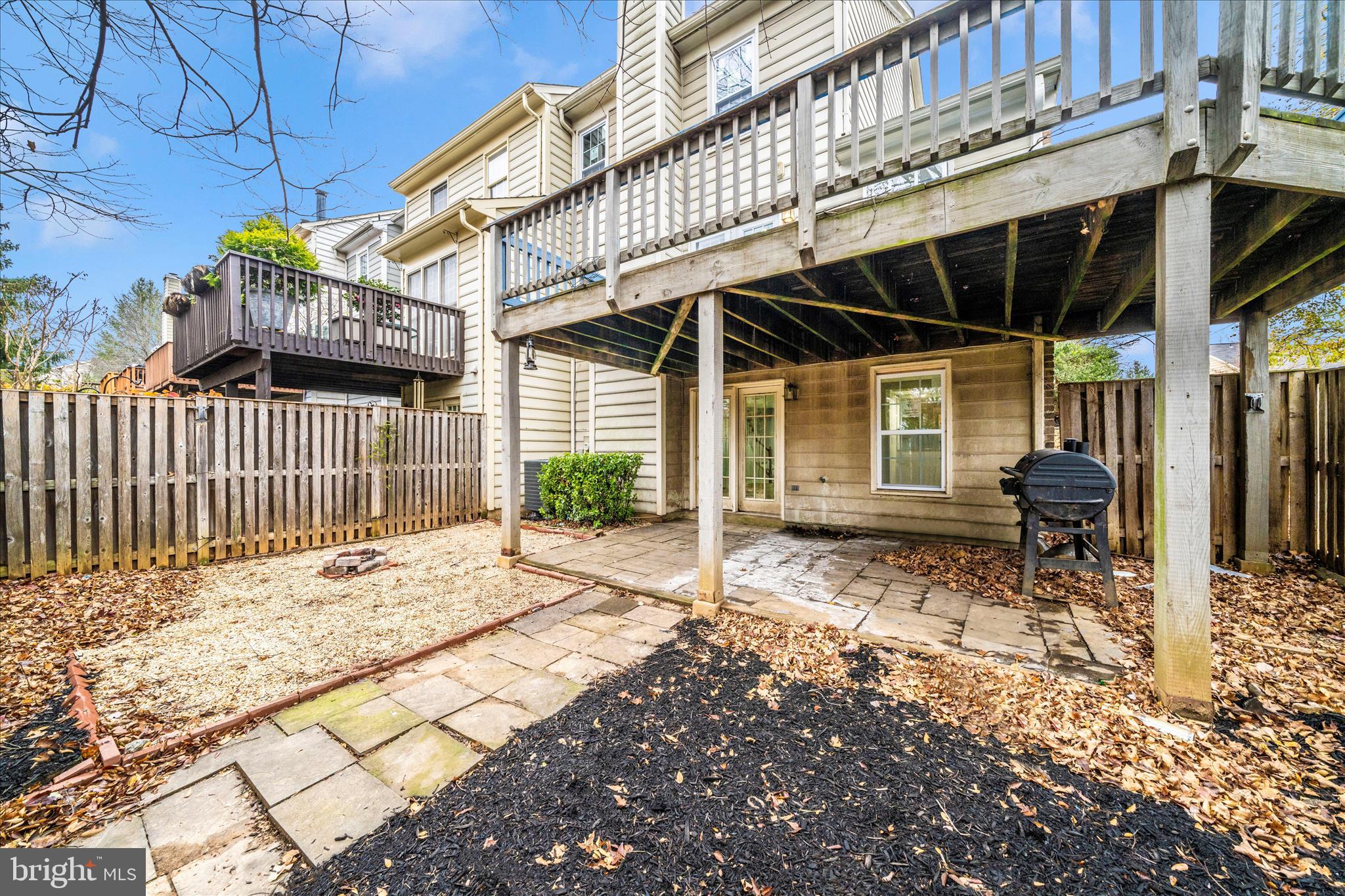 HOLLY POINTE - Residential