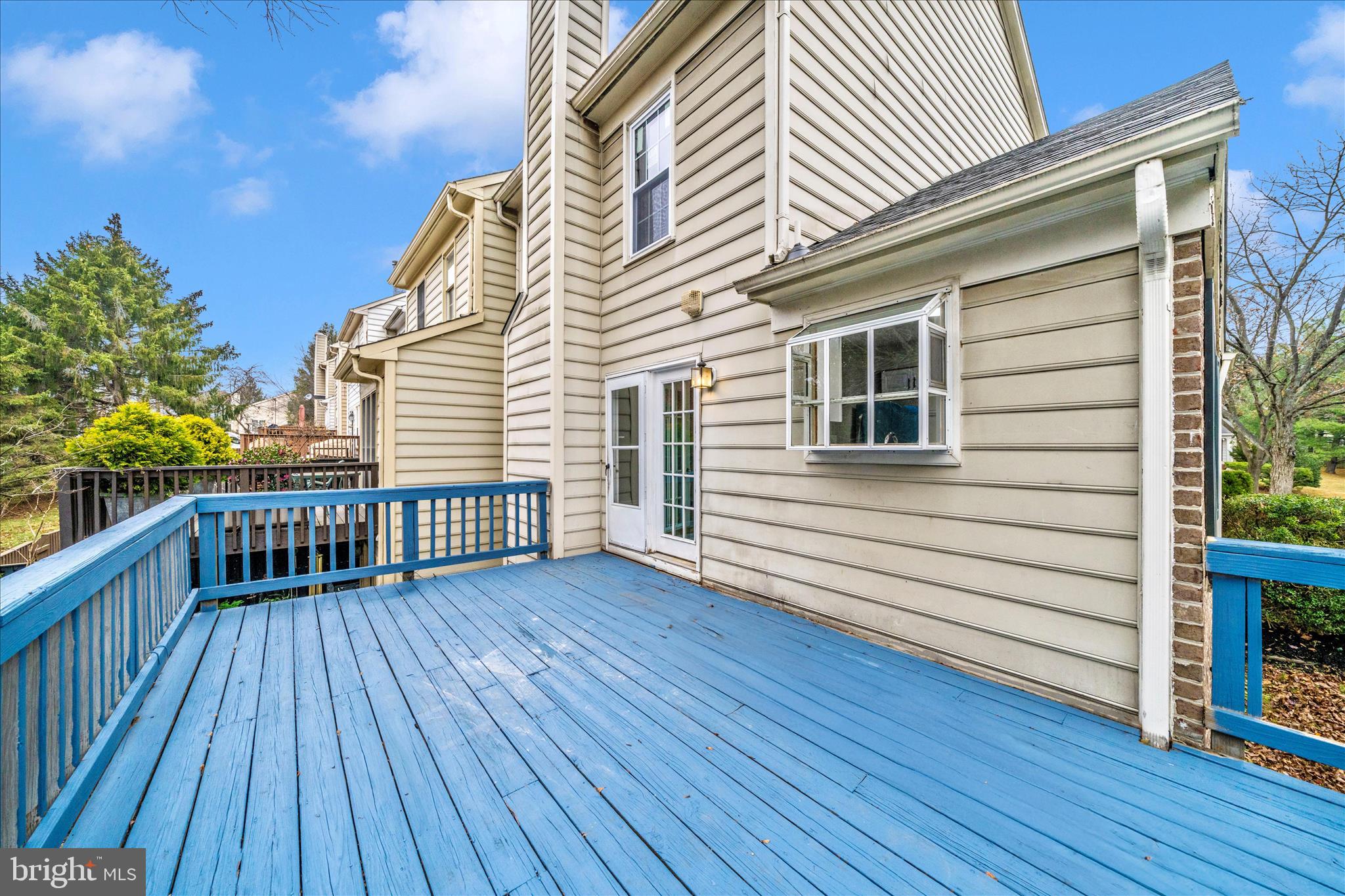 HOLLY POINTE - Residential