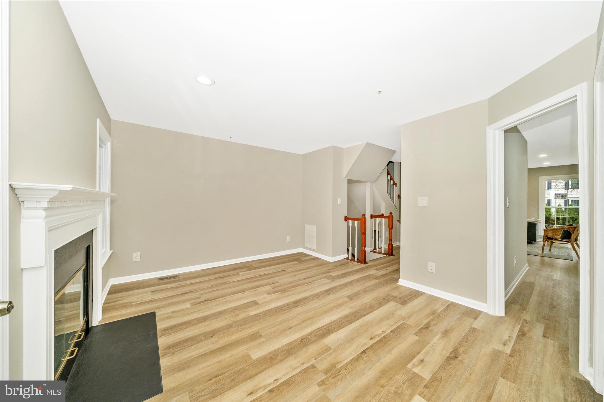 HOLLY POINTE - Residential