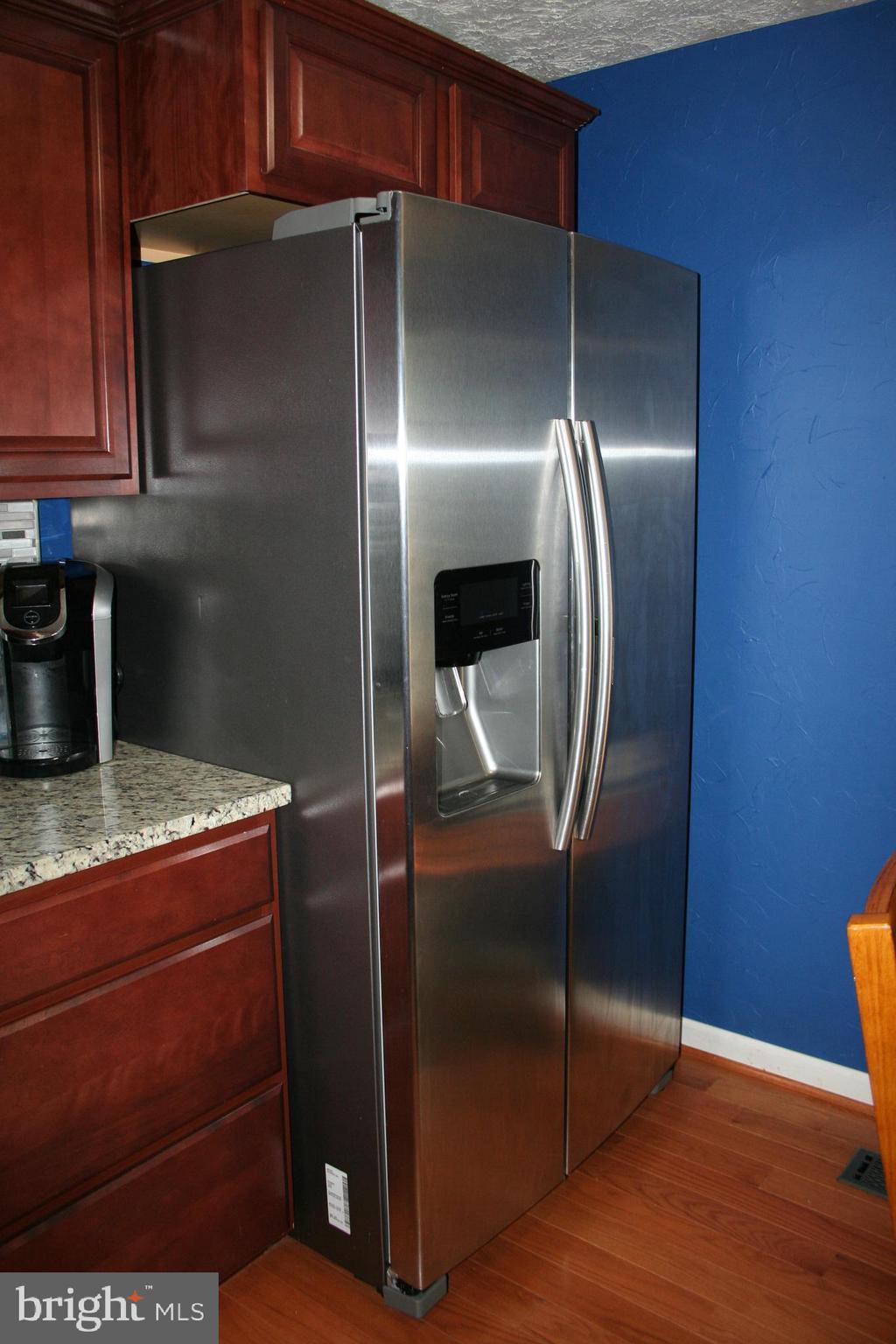 CONSTANT FRIENDSHIP - Residential