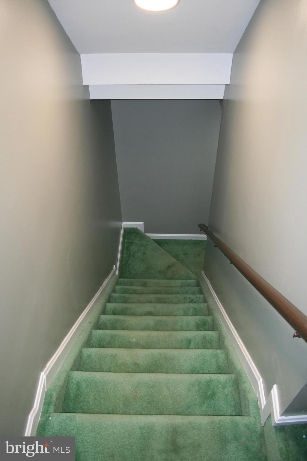 CONSTANT FRIENDSHIP - Residential