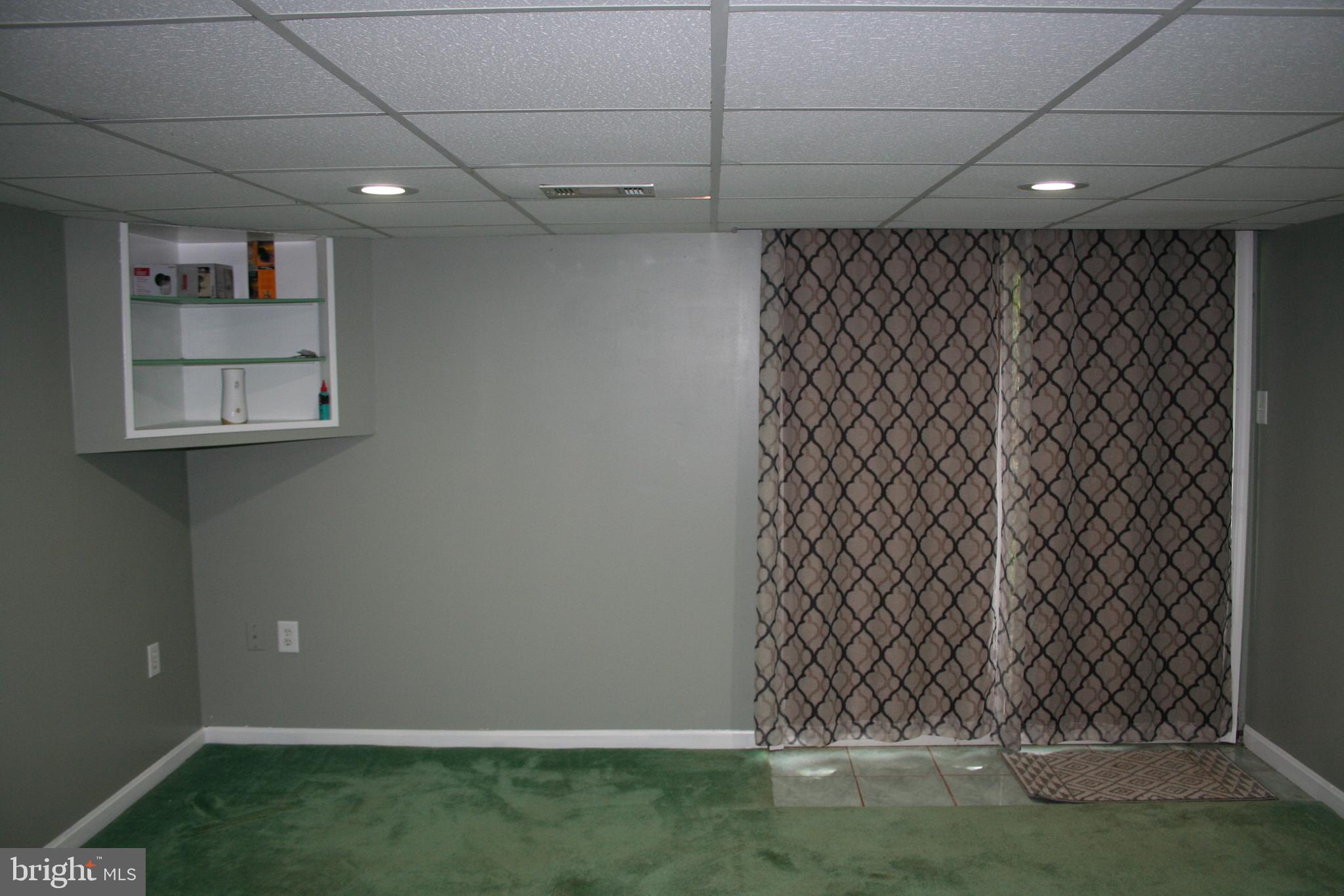 CONSTANT FRIENDSHIP - Residential