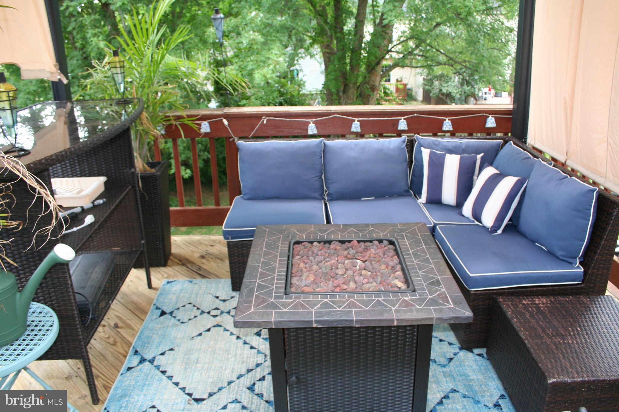 CONSTANT FRIENDSHIP - Residential