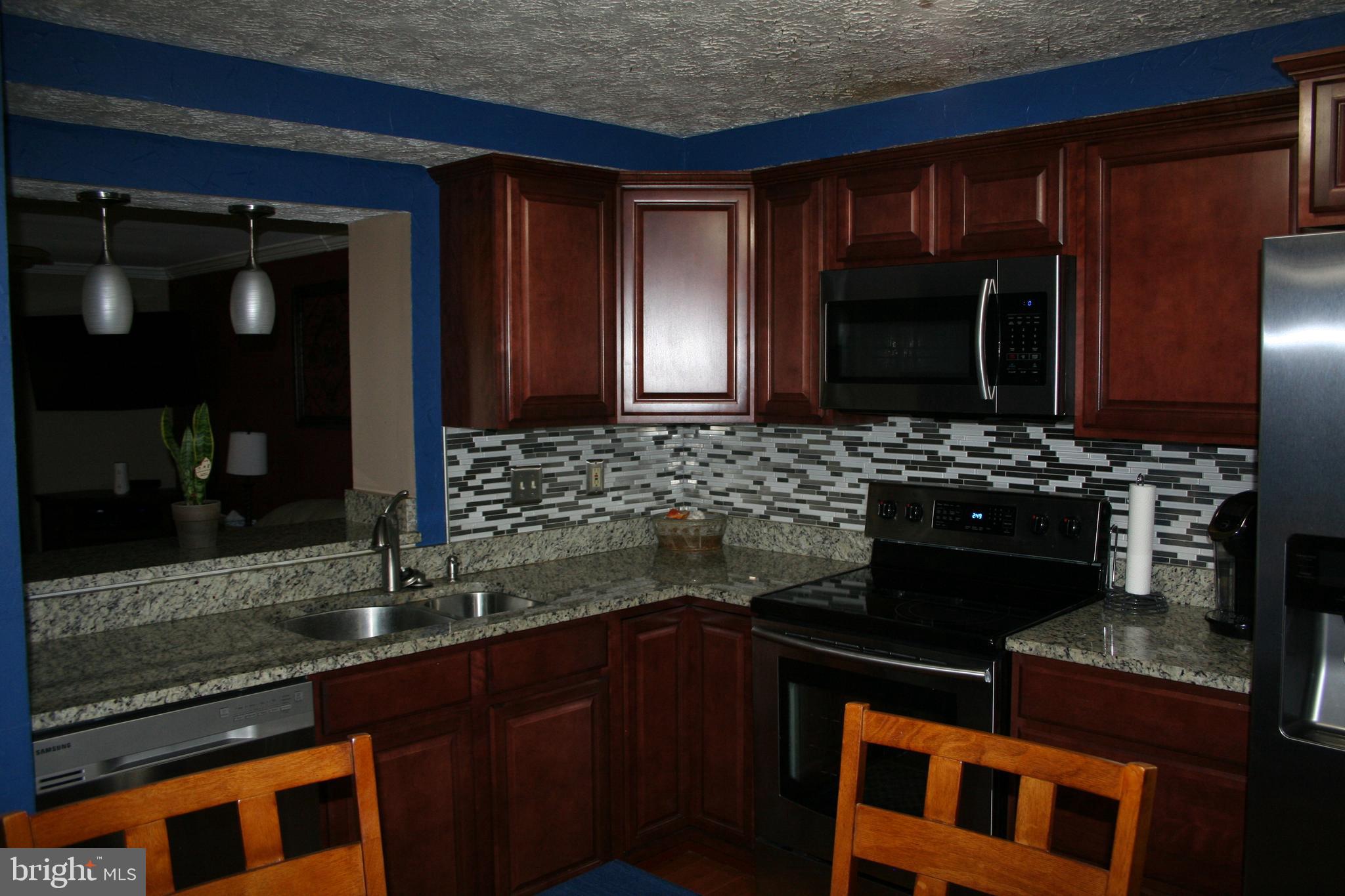 CONSTANT FRIENDSHIP - Residential