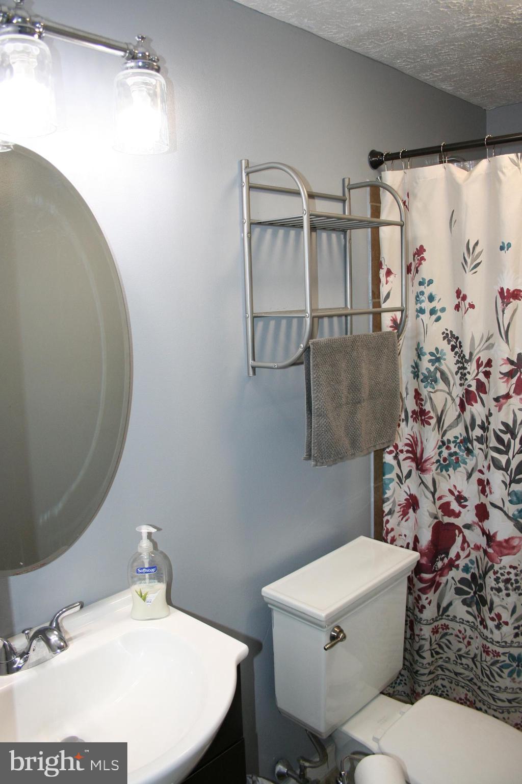 CONSTANT FRIENDSHIP - Residential