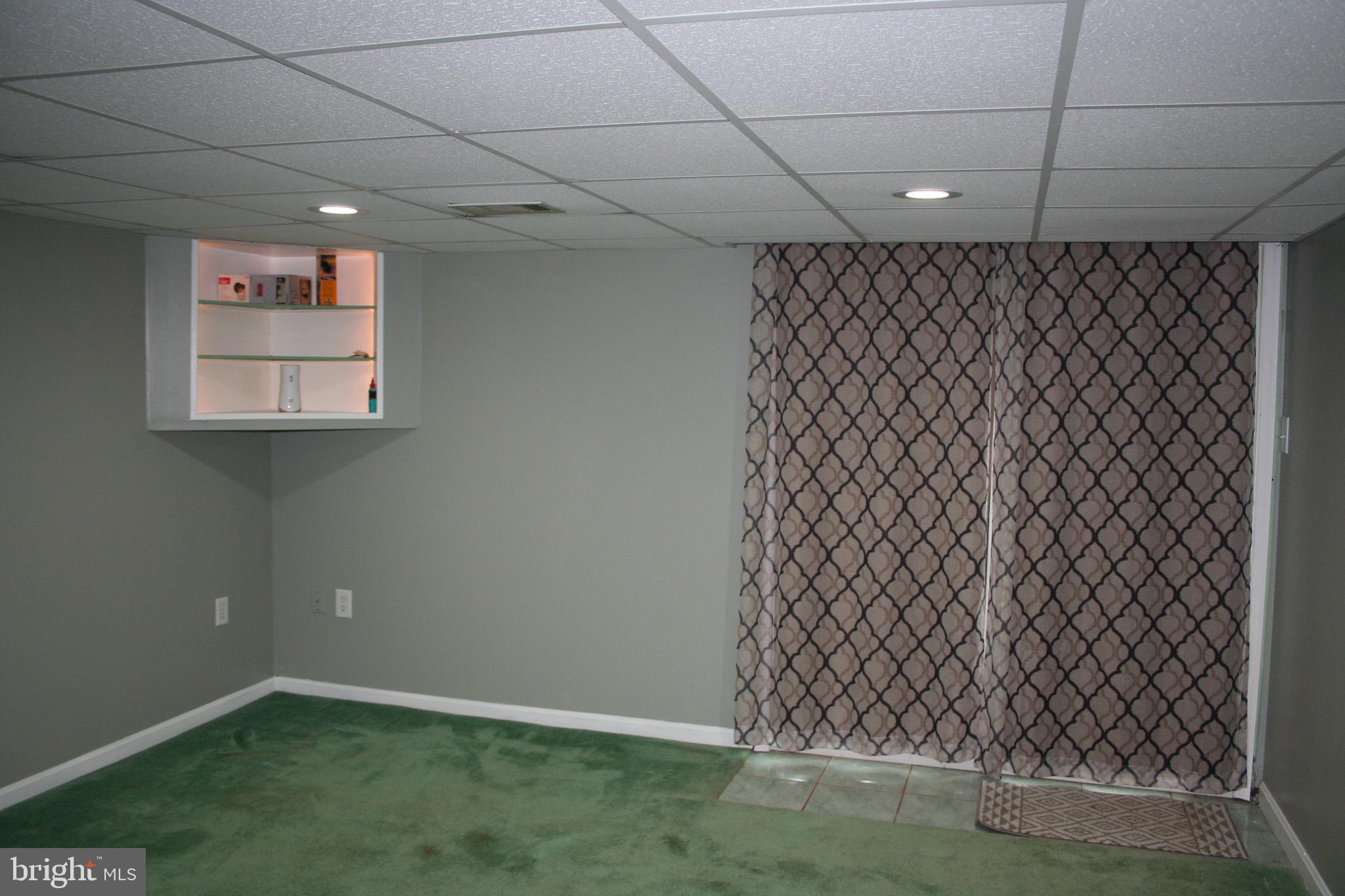 CONSTANT FRIENDSHIP - Residential