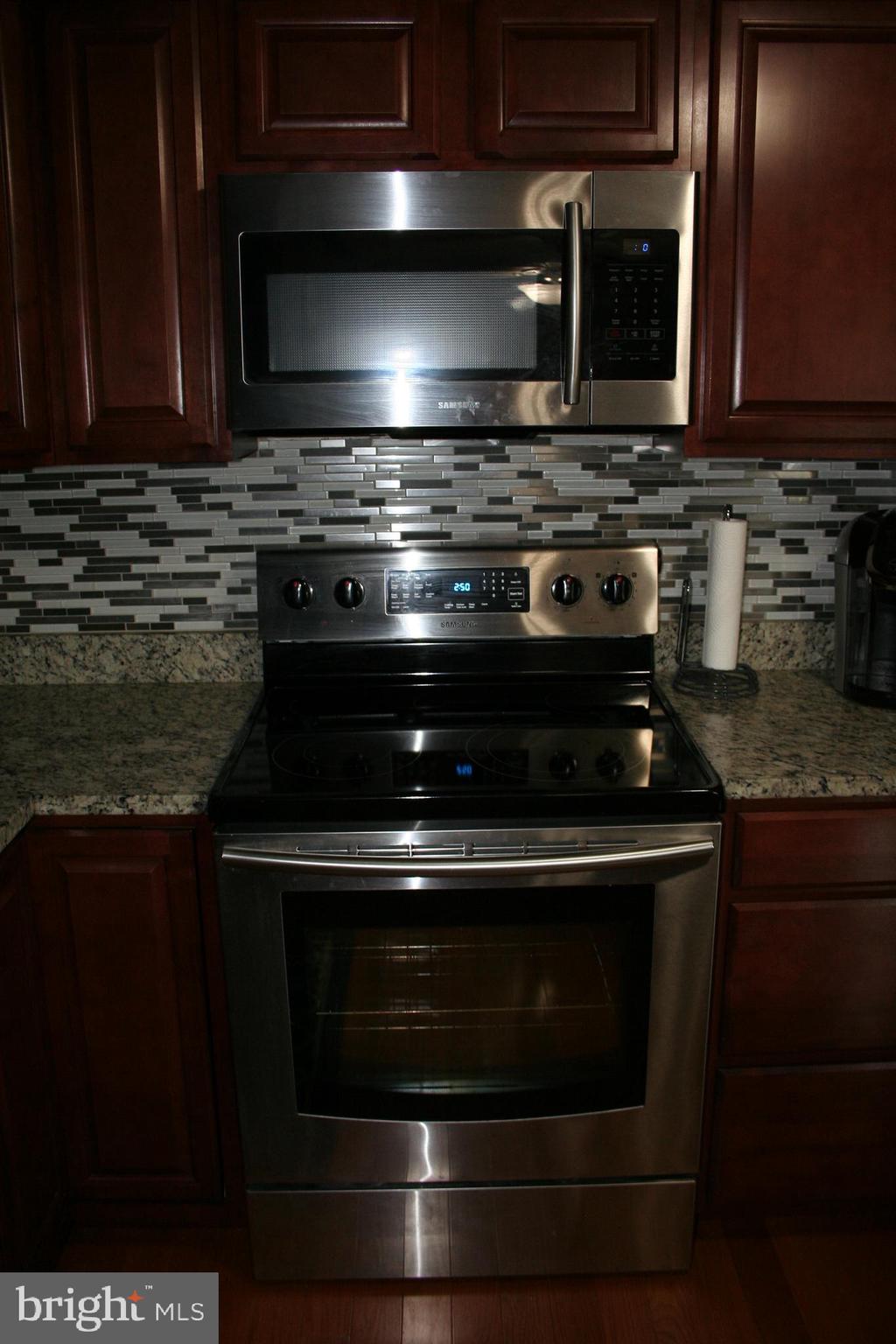 CONSTANT FRIENDSHIP - Residential