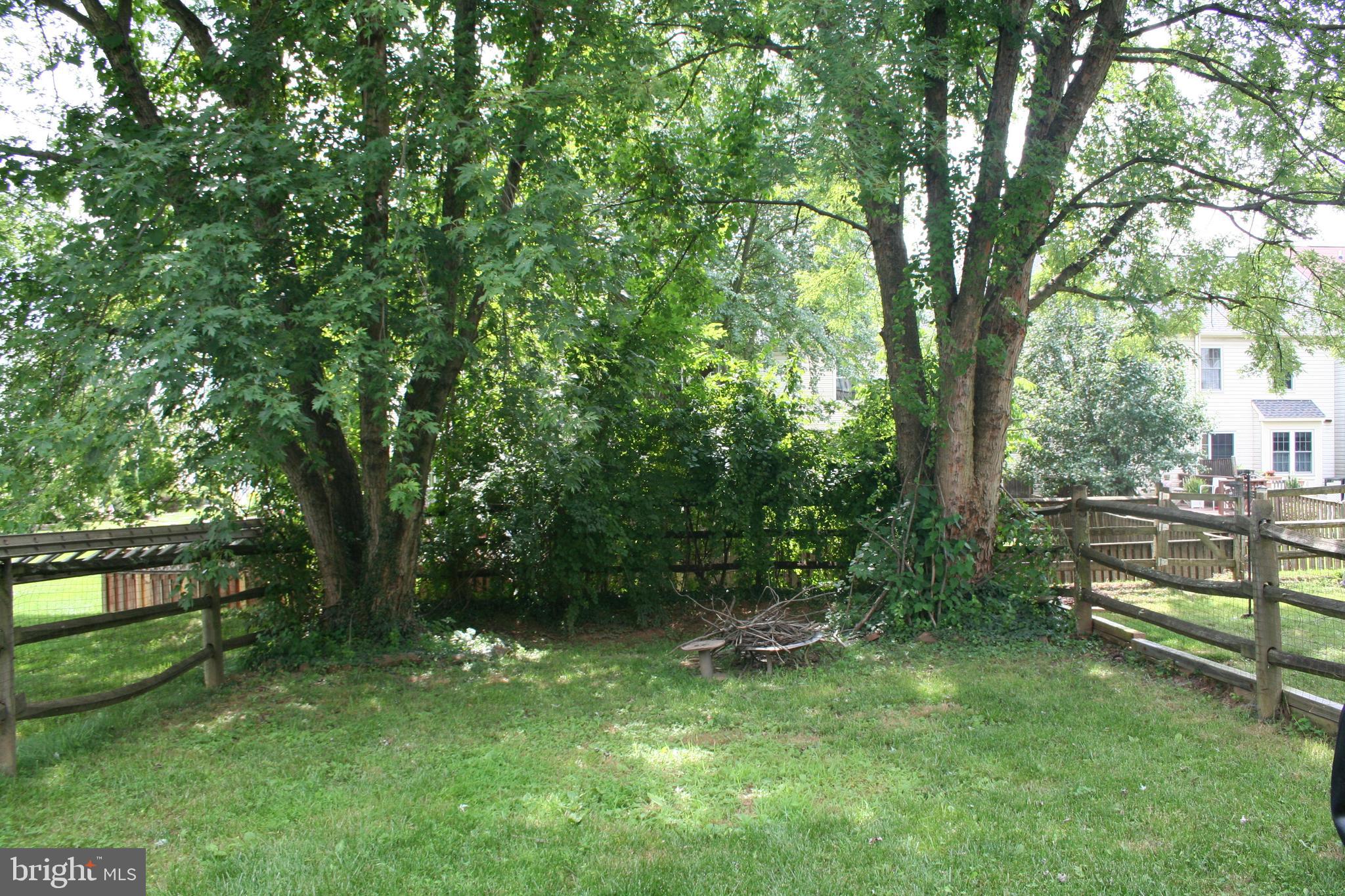 CONSTANT FRIENDSHIP - Residential