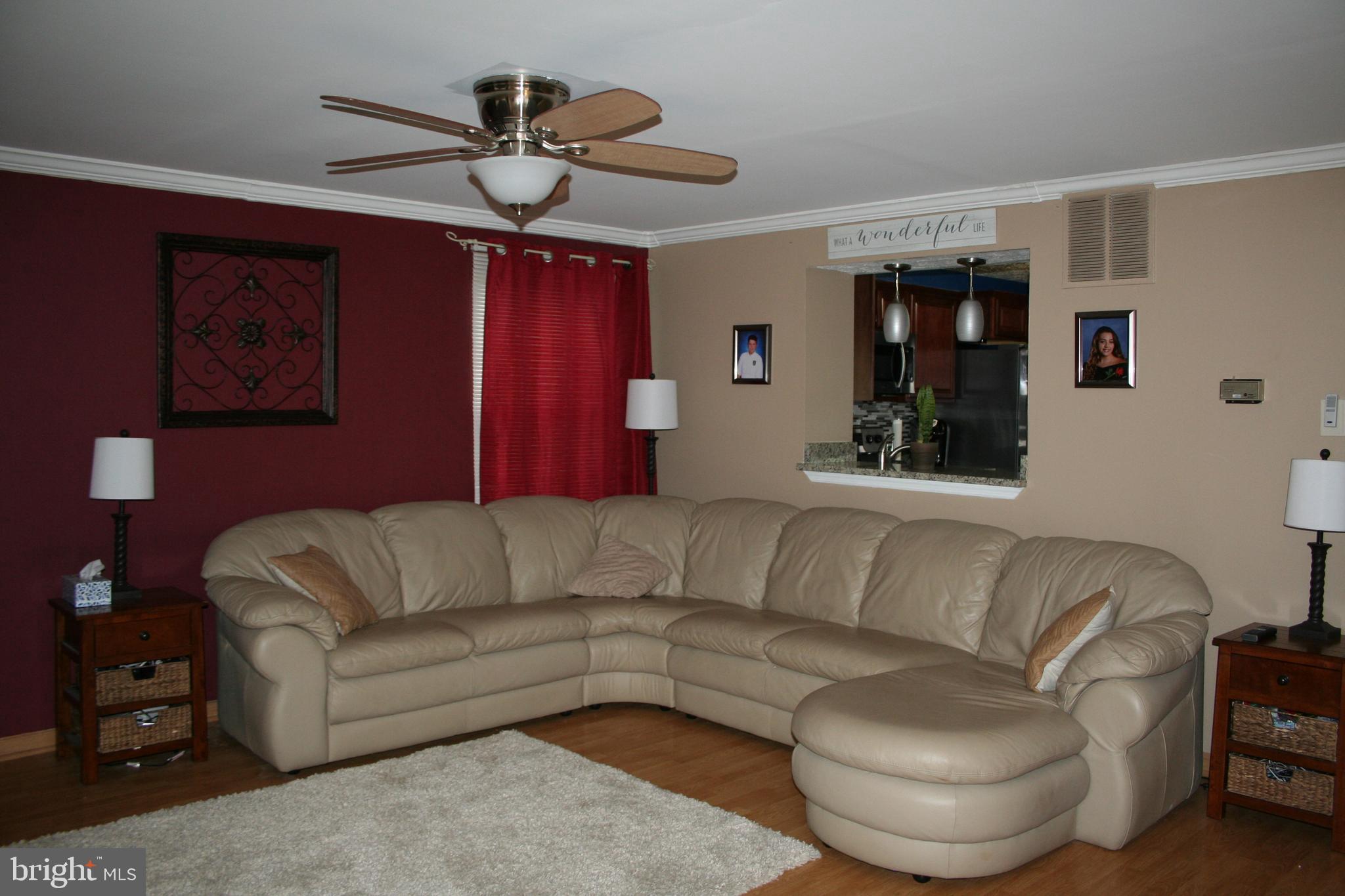 CONSTANT FRIENDSHIP - Residential