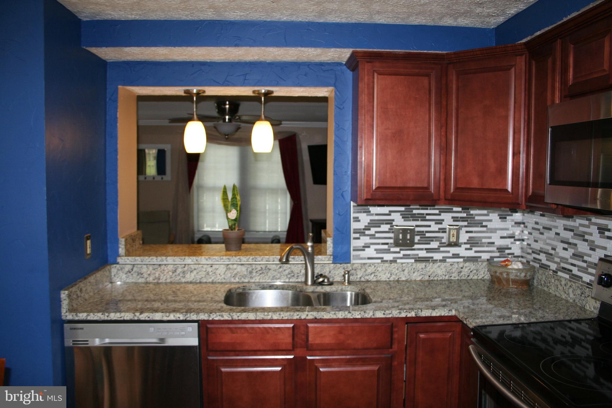 CONSTANT FRIENDSHIP - Residential