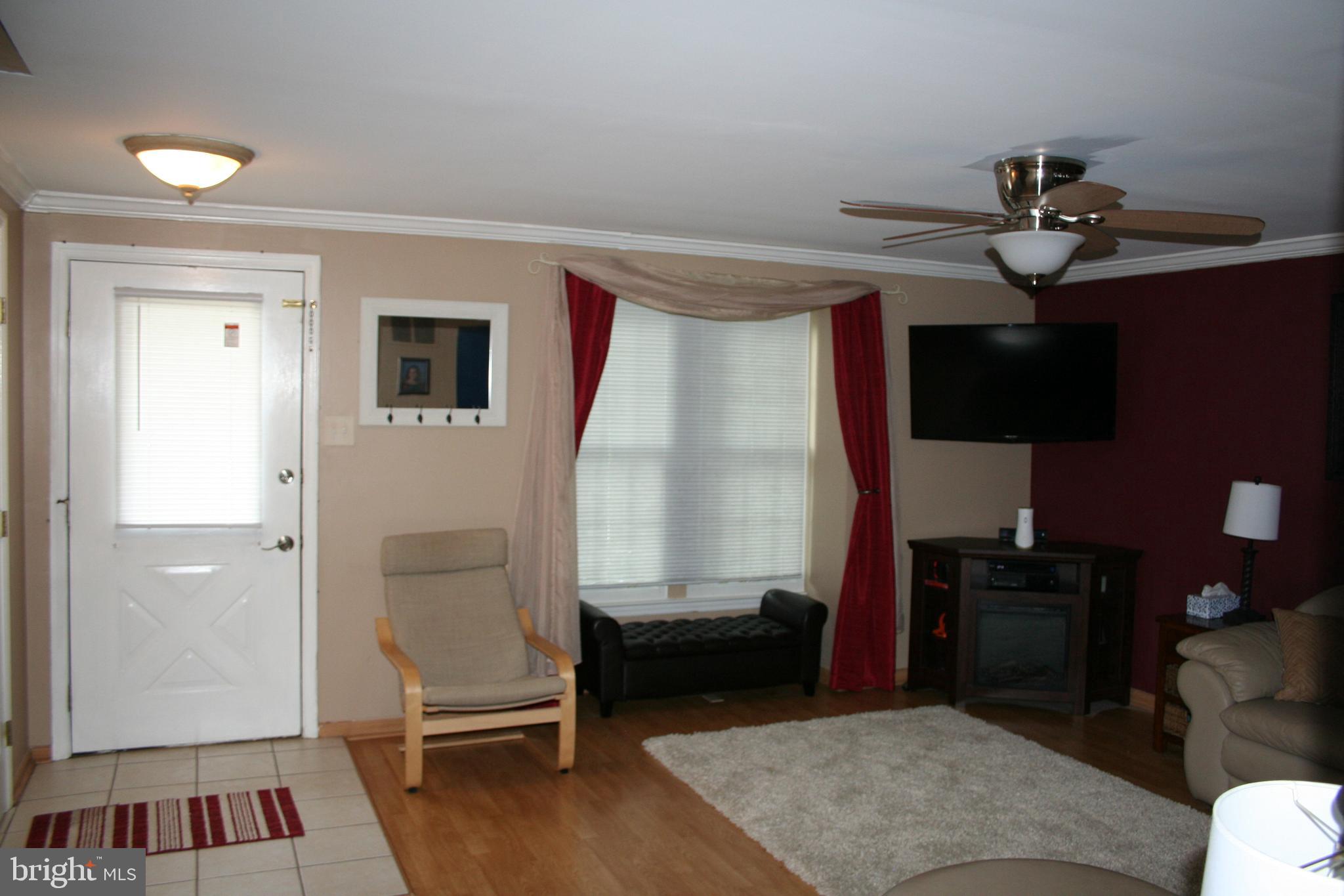 CONSTANT FRIENDSHIP - Residential