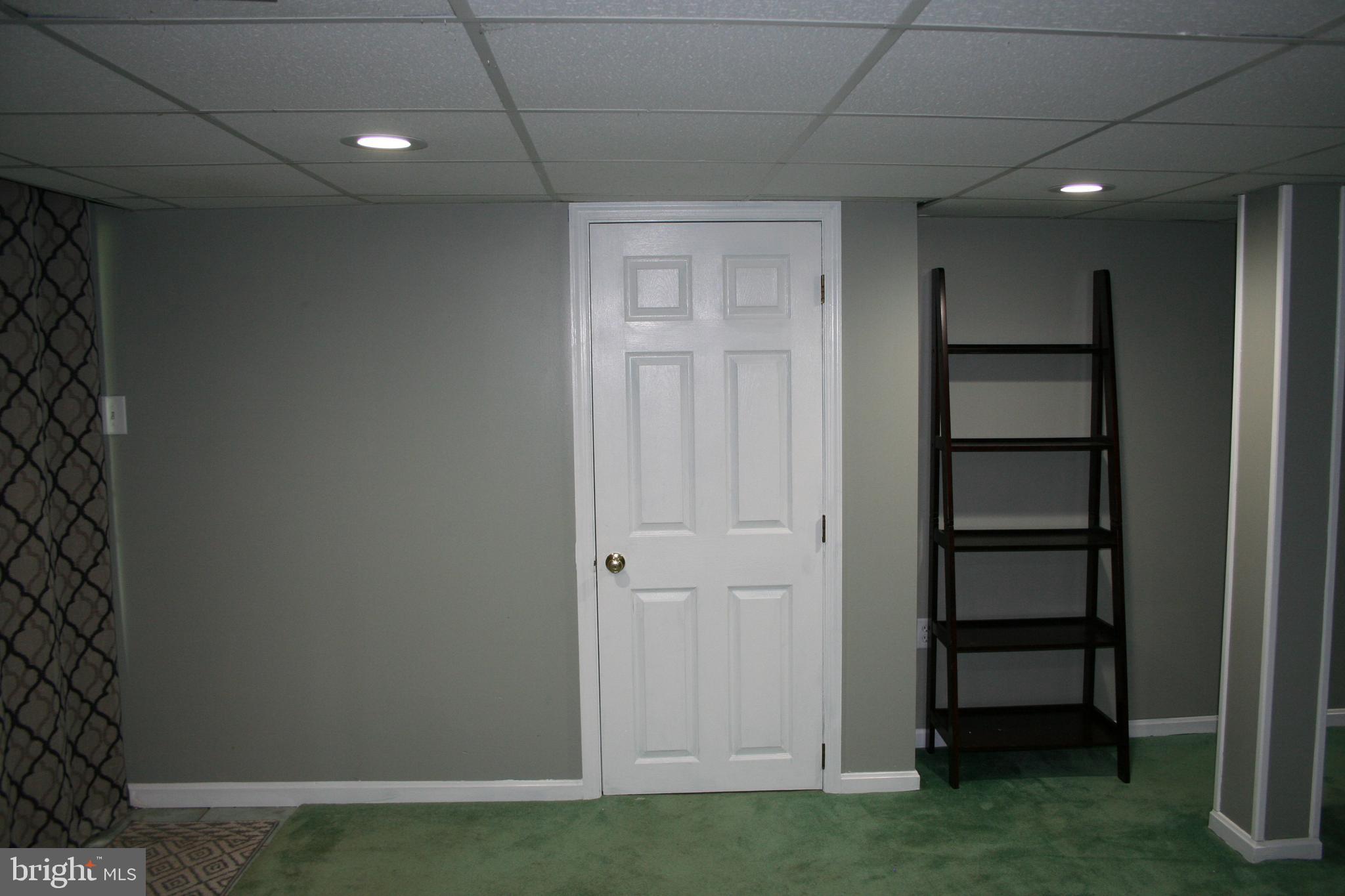 CONSTANT FRIENDSHIP - Residential