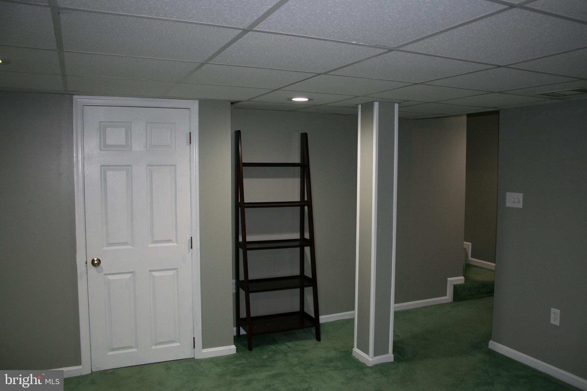 CONSTANT FRIENDSHIP - Residential