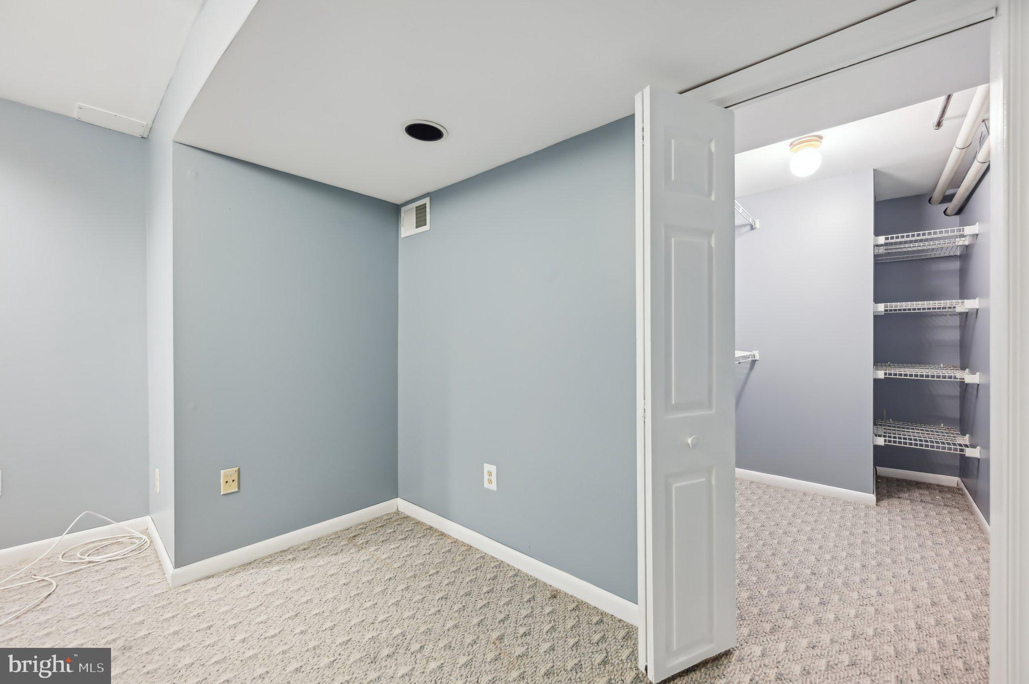 COLLEGE HILLS - Residential