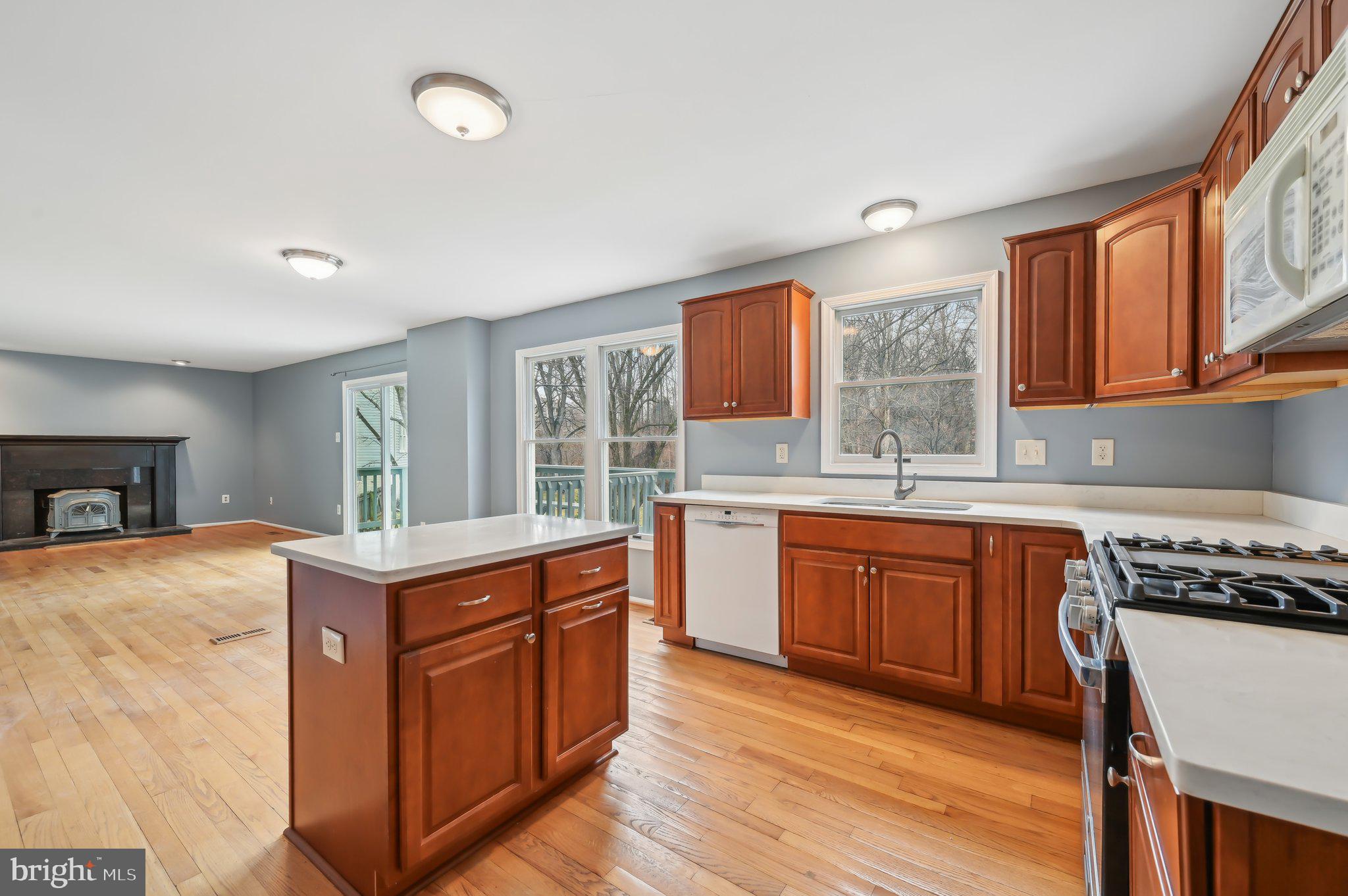 COLLEGE HILLS - Residential