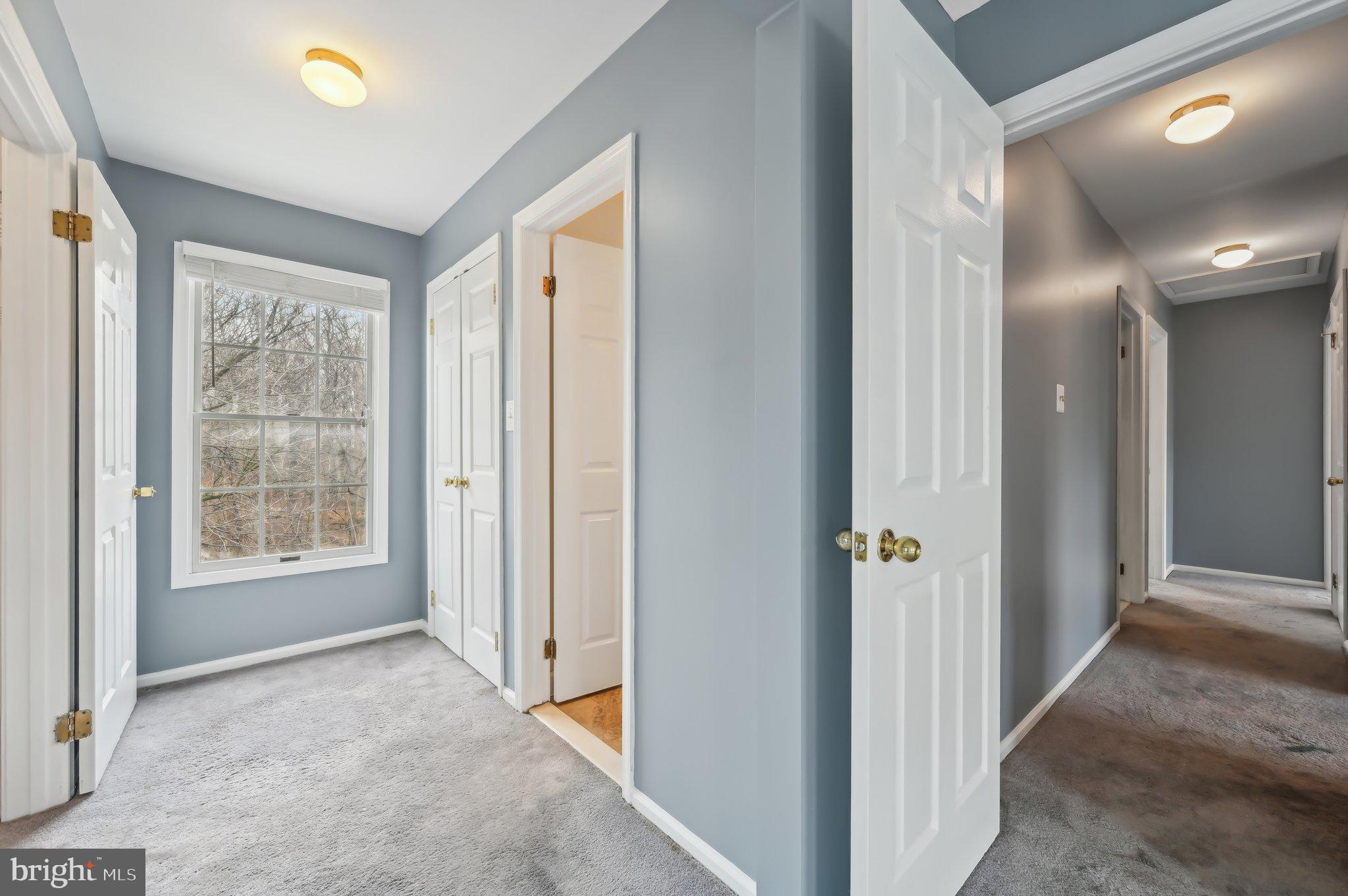 COLLEGE HILLS - Residential