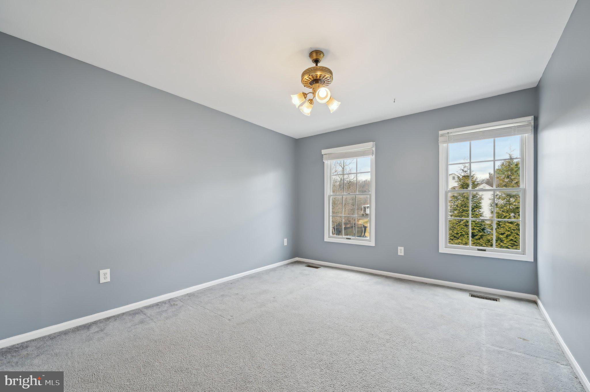 COLLEGE HILLS - Residential