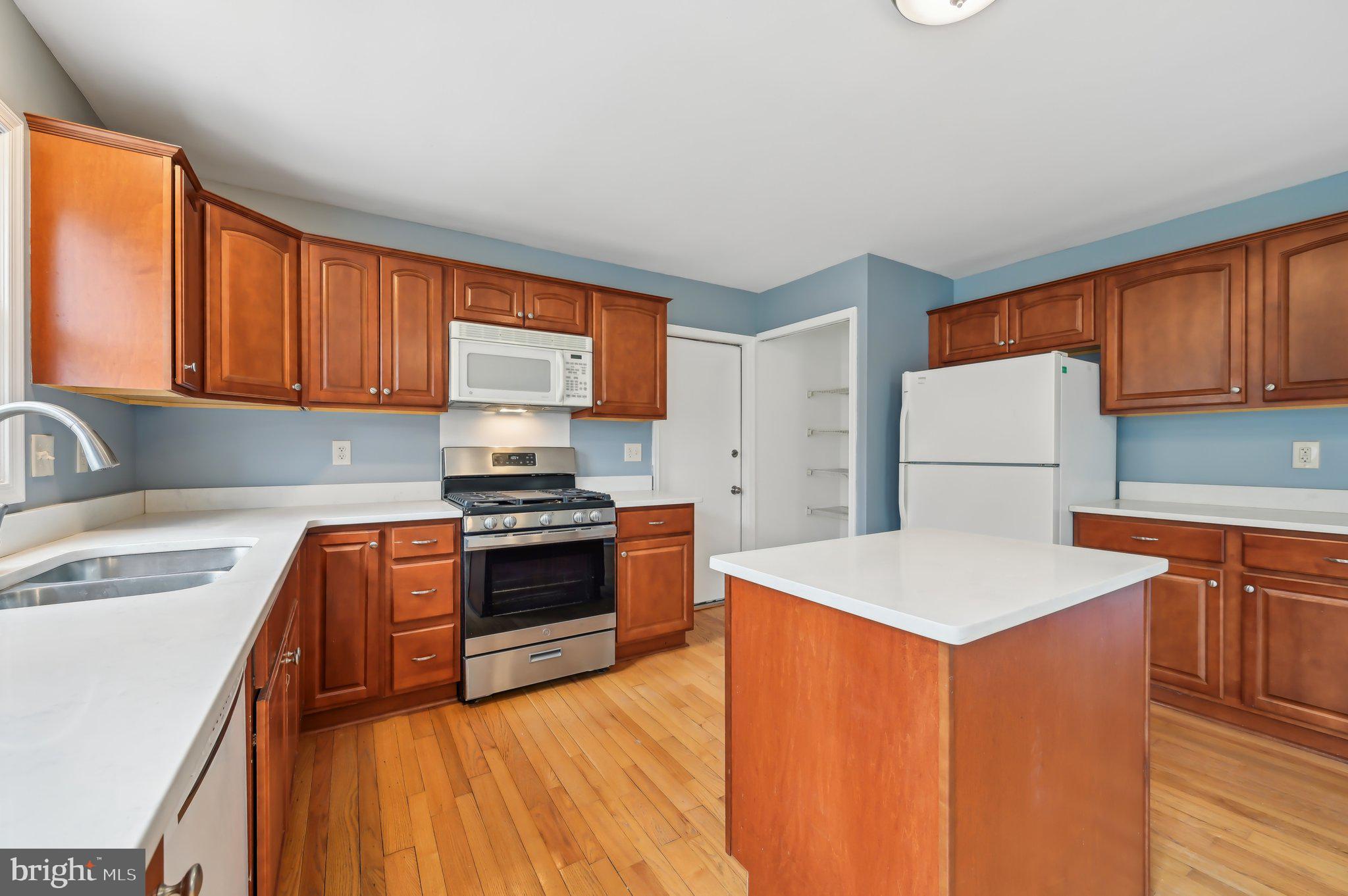 COLLEGE HILLS - Residential