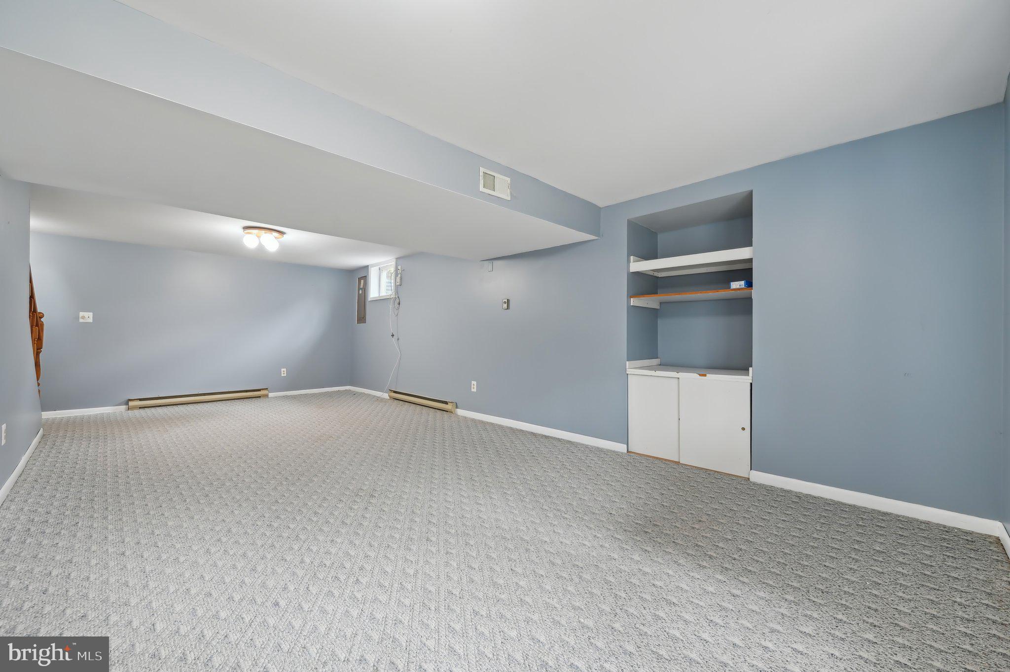 COLLEGE HILLS - Residential