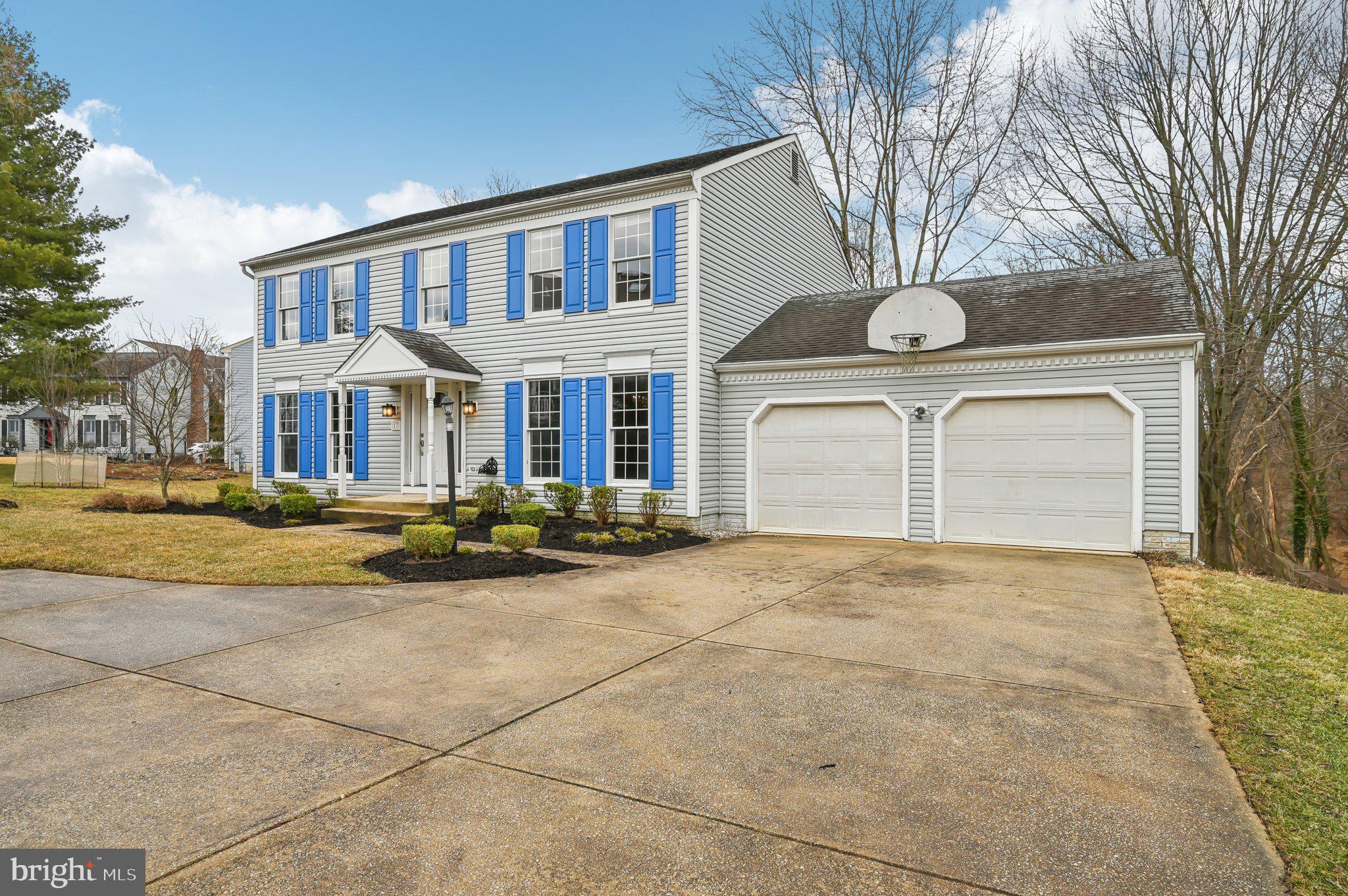 COLLEGE HILLS - Residential