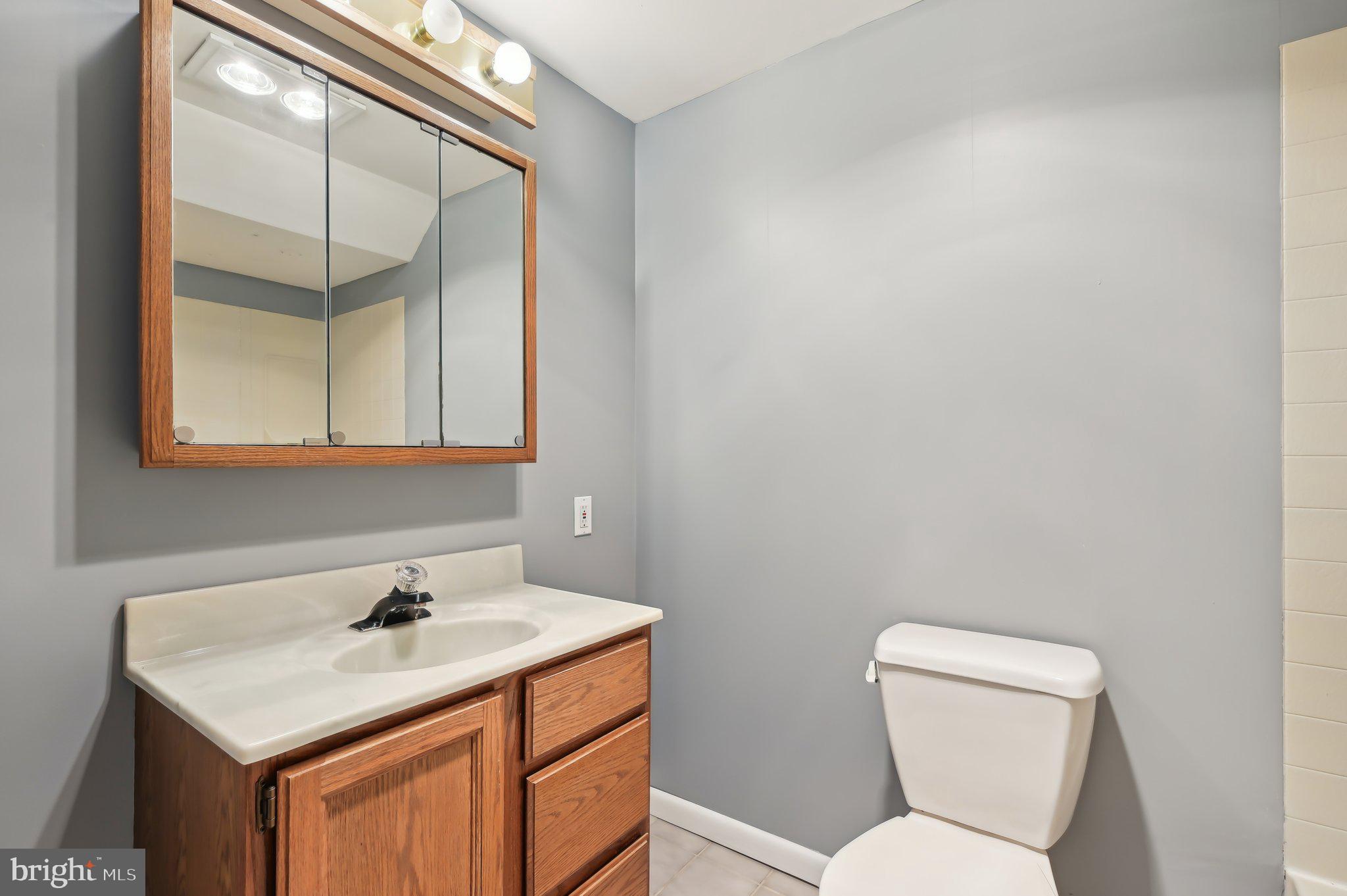 COLLEGE HILLS - Residential