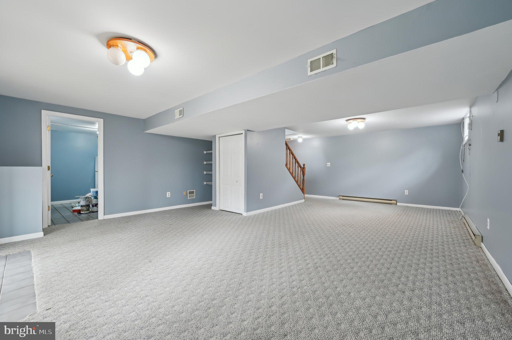 COLLEGE HILLS - Residential