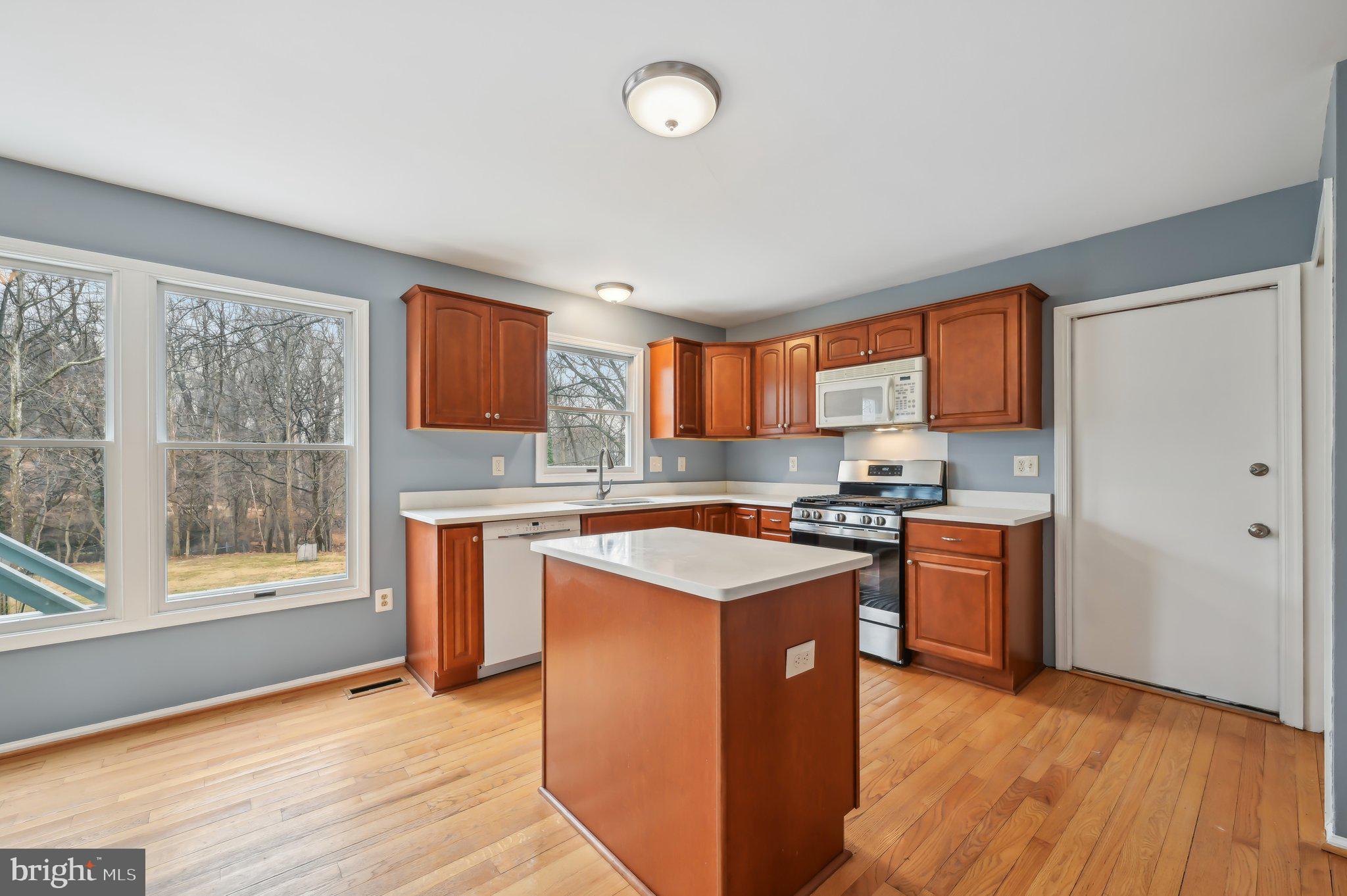 COLLEGE HILLS - Residential