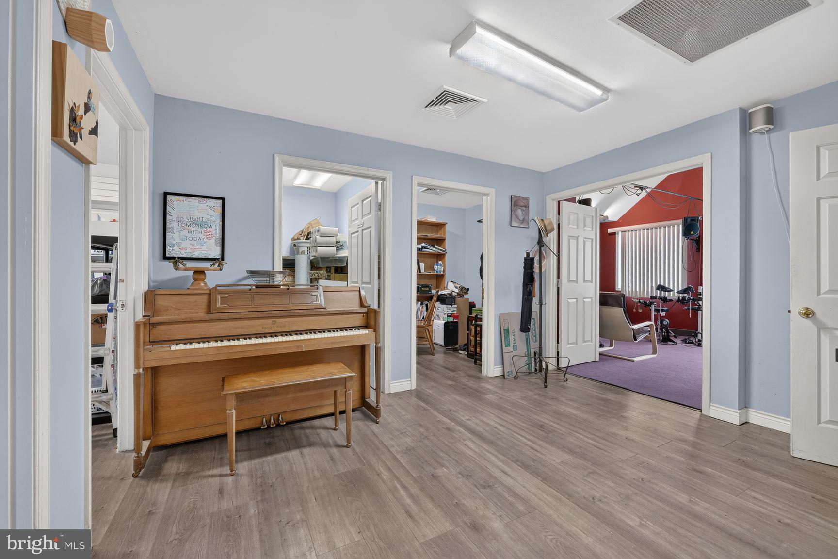 11094 MAIN STREET A104