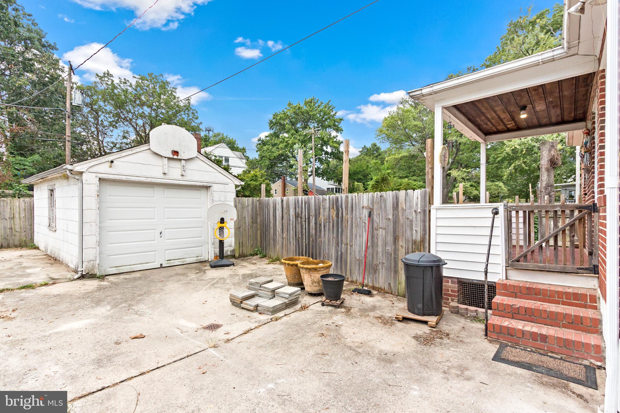 ROSEMONT EAST - Residential